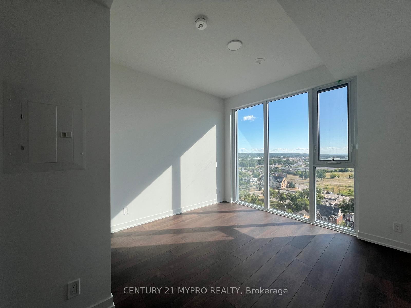 Photo 12 of Unit 1412, 39 Mary Street, Barrie, City Centre — HOMEH