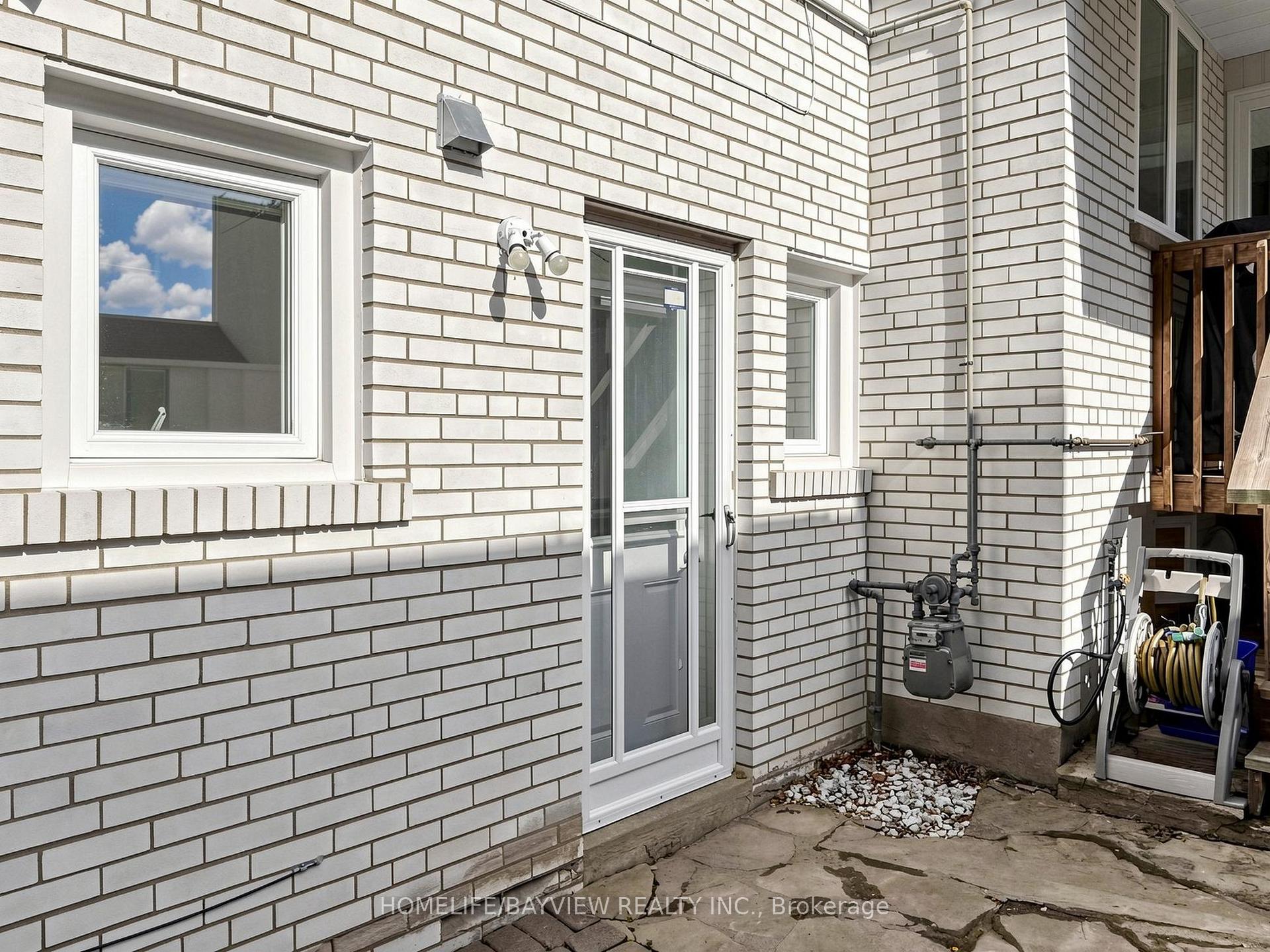 Photo 3 of 39 Shenstone(Basement) Road, North York, Westminster-Branson — HOMEH