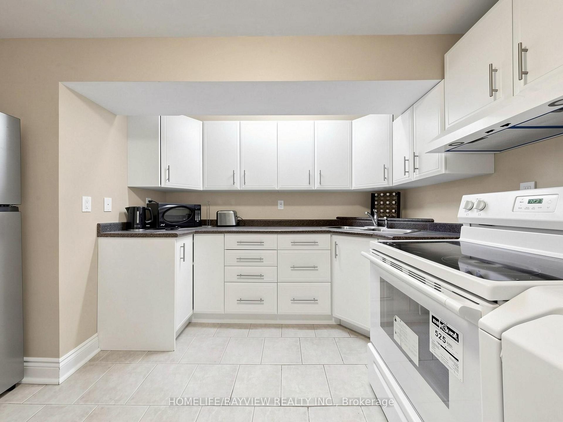 Photo 24 of 39 Shenstone(Basement) Road, North York, Westminster-Branson — HOMEH