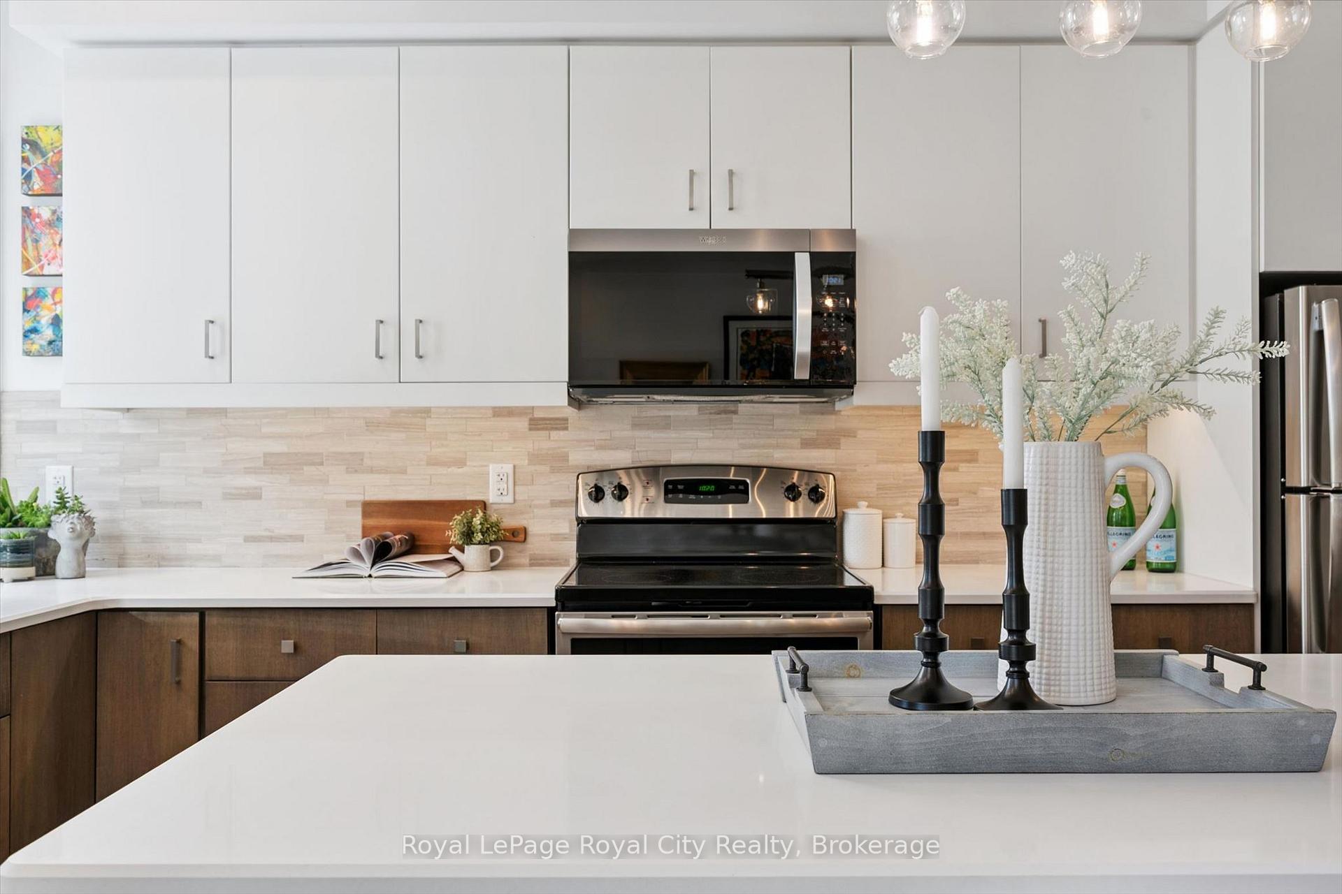 Photo 4 of Unit AT7, 53 Arthur Street S, Guelph, St. Patrick's Ward — HOMEH