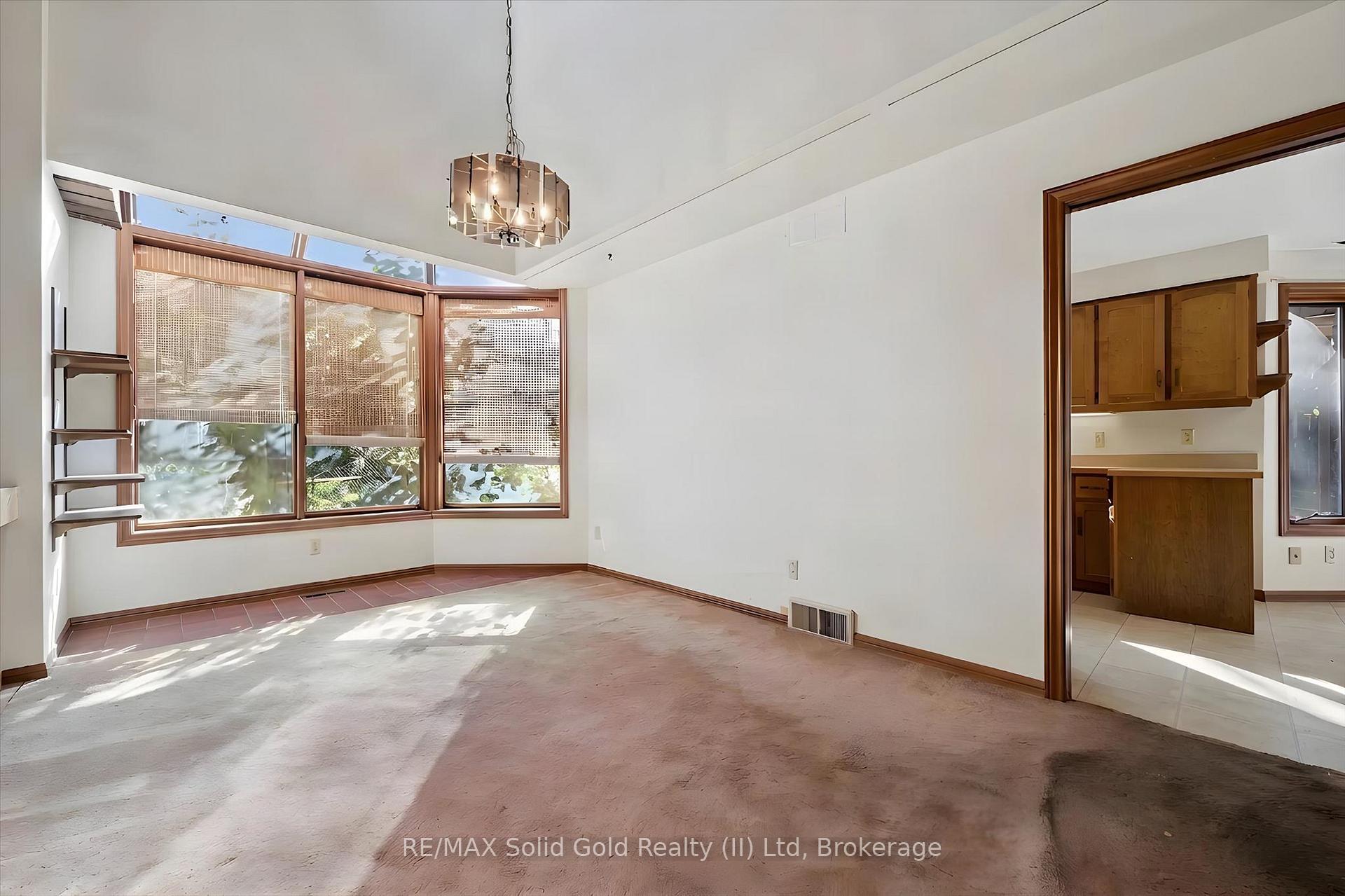 Photo 6 of 118 Ralston Place, Waterloo, Beechwood West — HOMEH