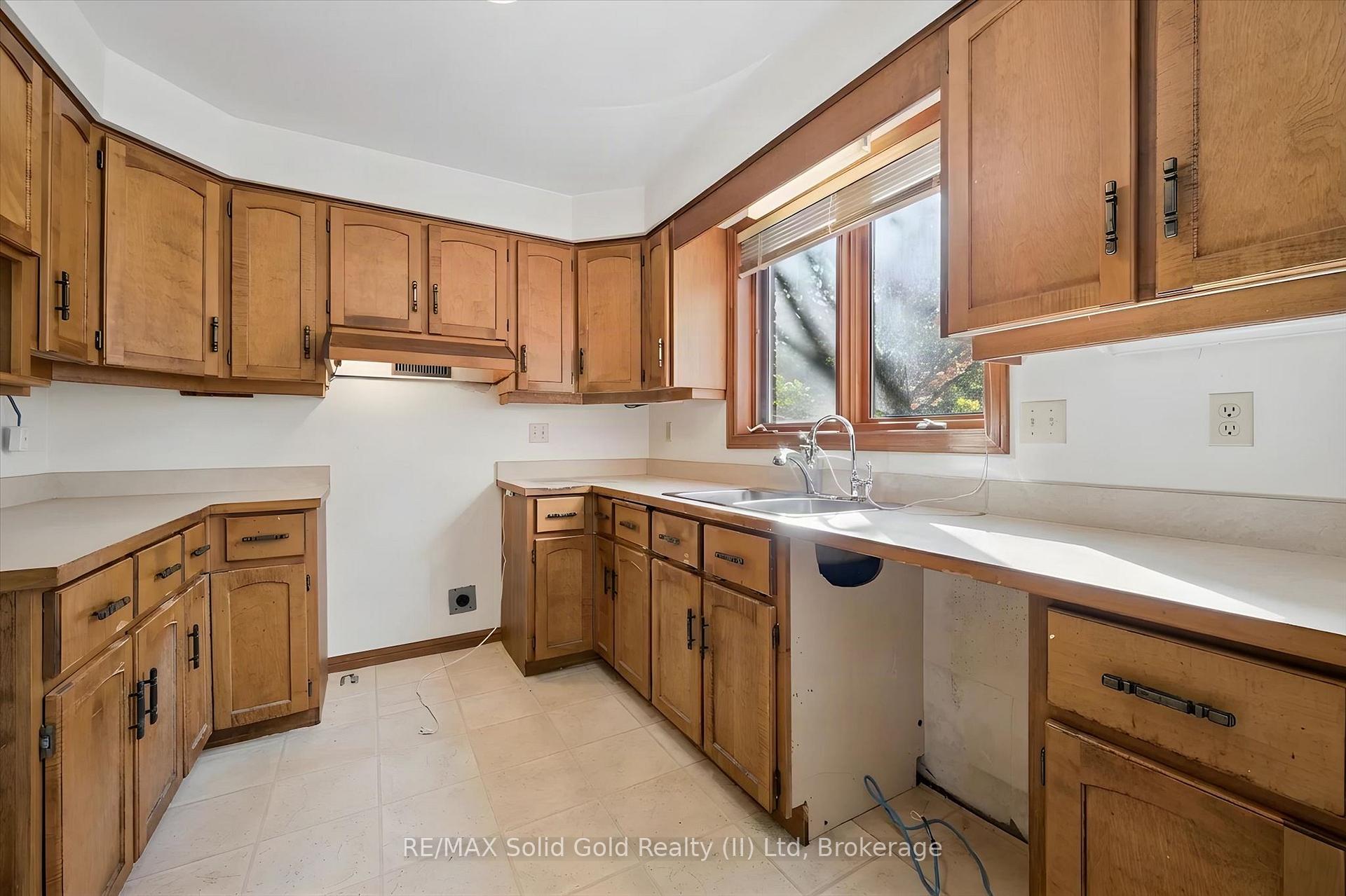 Photo 13 of 118 Ralston Place, Waterloo, Beechwood West — HOMEH