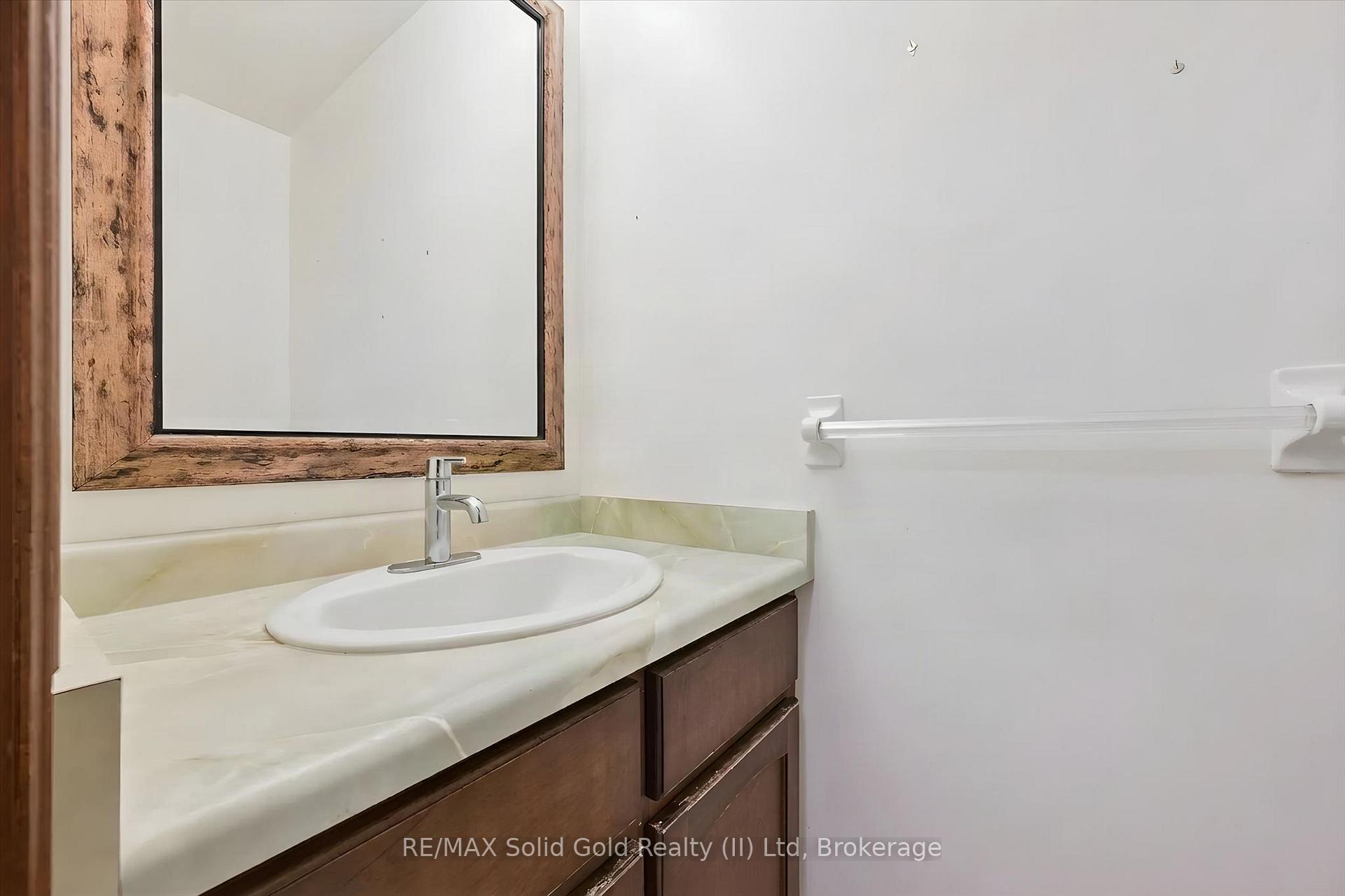 Photo 15 of 118 Ralston Place, Waterloo, Beechwood West — HOMEH