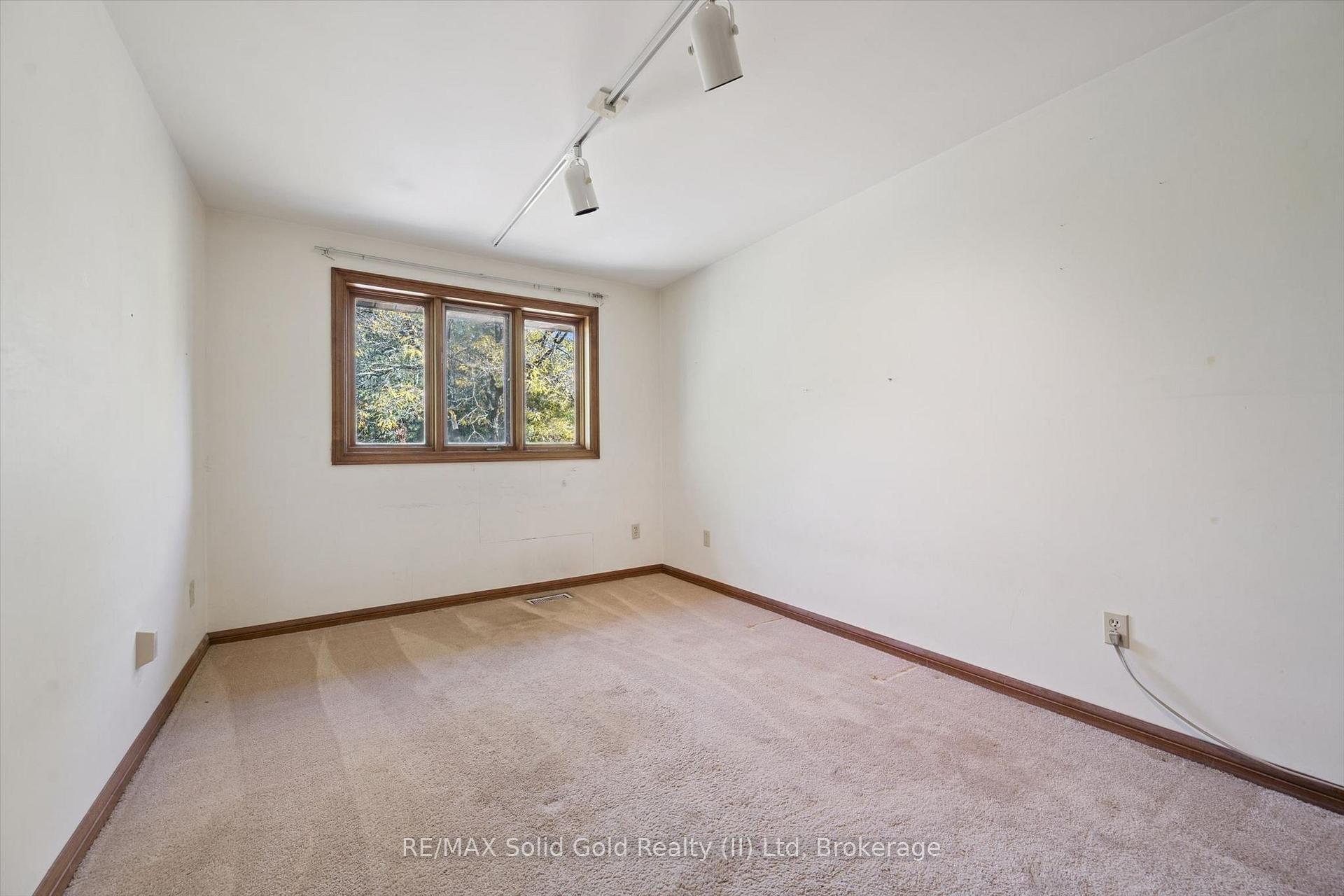 Photo 19 of 118 Ralston Place, Waterloo, Beechwood West — HOMEH
