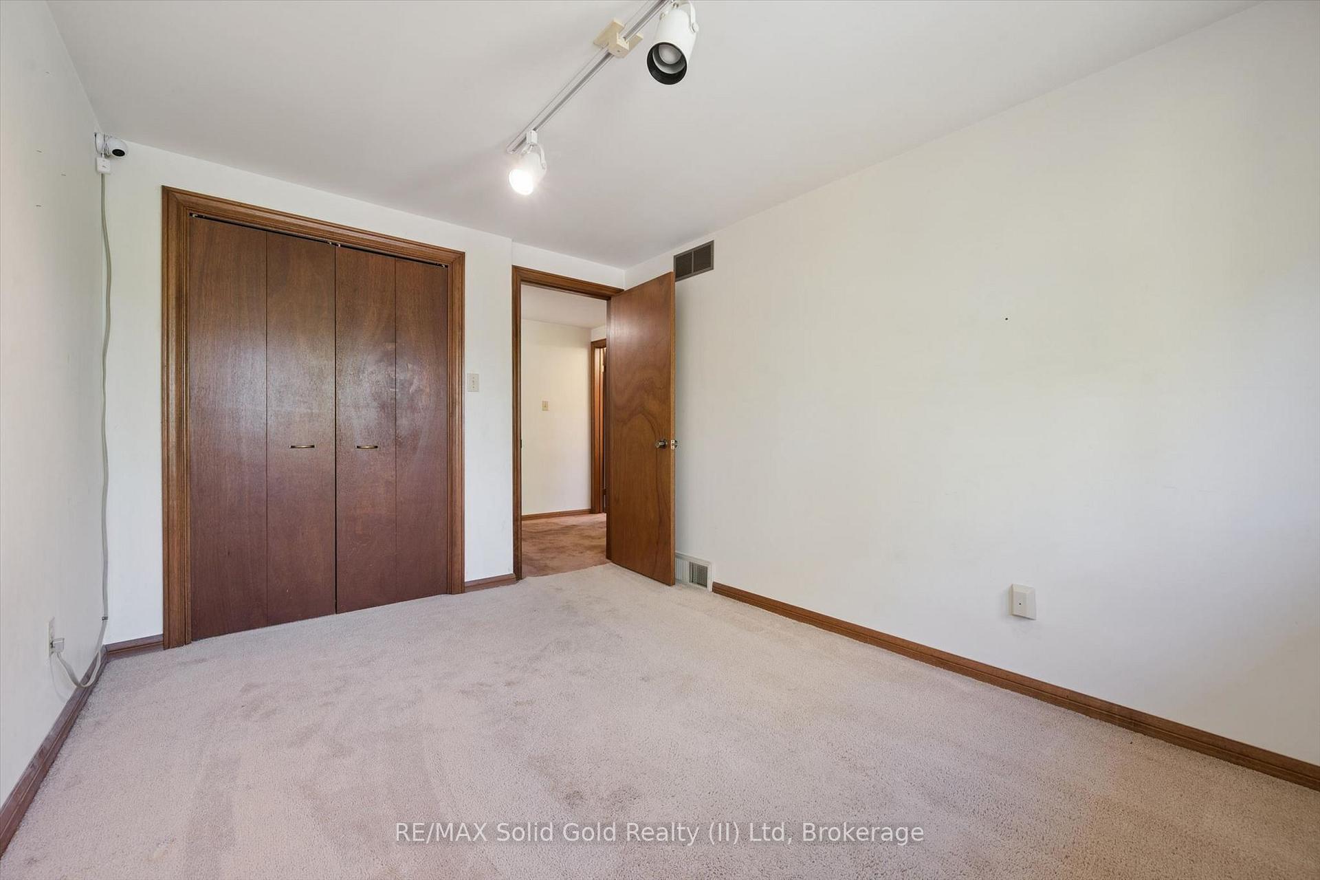 Photo 20 of 118 Ralston Place, Waterloo, Beechwood West — HOMEH