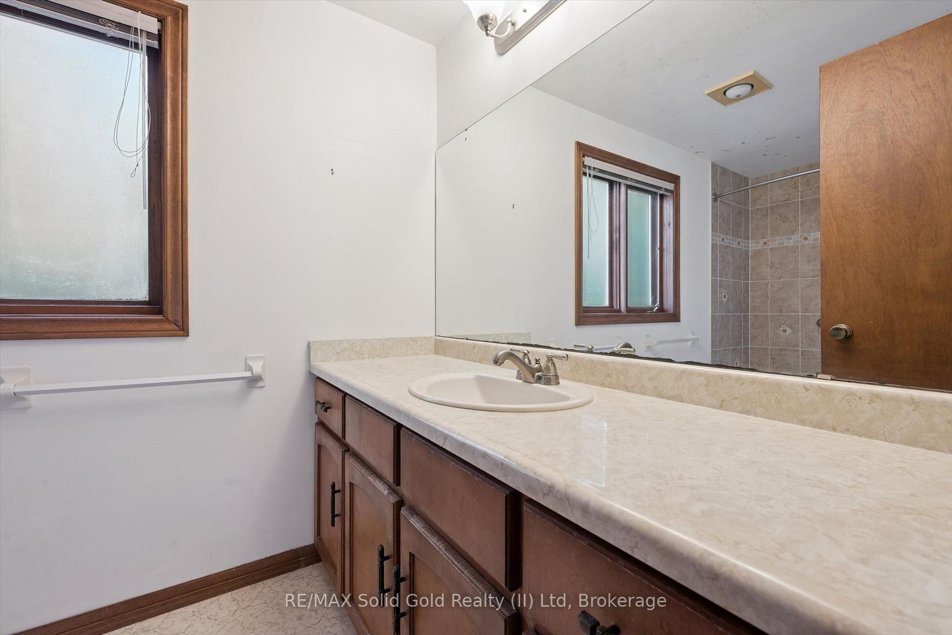 Photo 23 of 118 Ralston Place, Waterloo, Beechwood West — HOMEH
