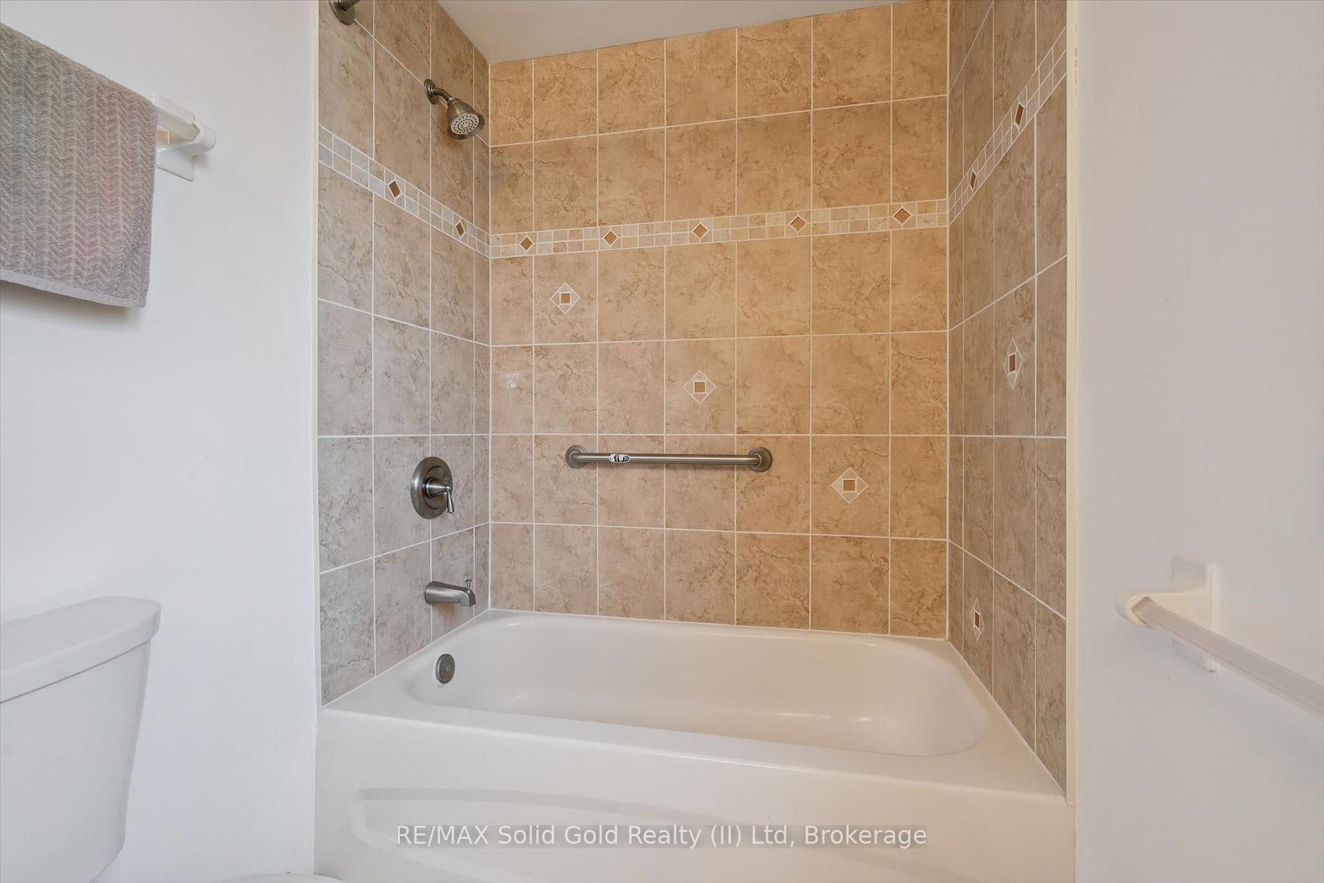 Photo 24 of 118 Ralston Place, Waterloo, Beechwood West — HOMEH