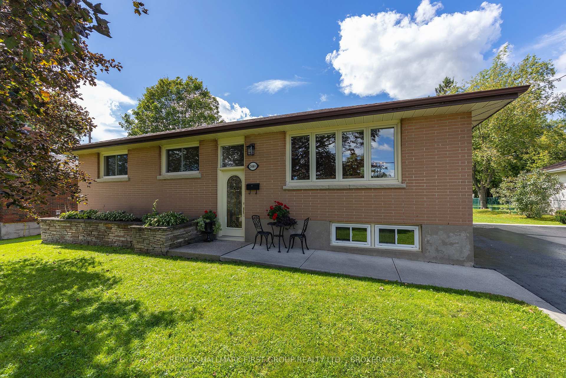 Photo of 1449 Avondale Crescent