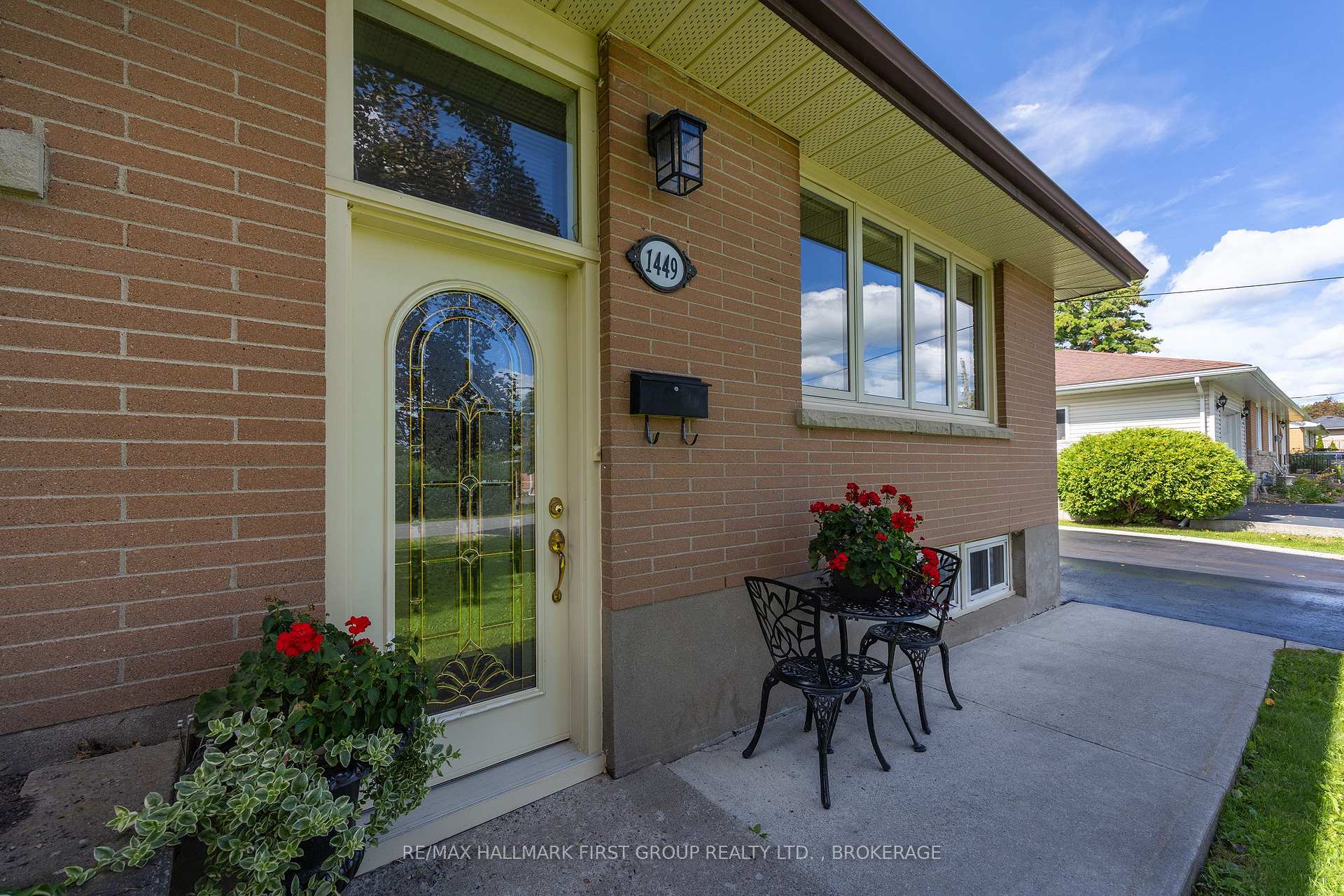 Photo 2 of 1449 Avondale Crescent, Kingston, City Northwest — HOMEH