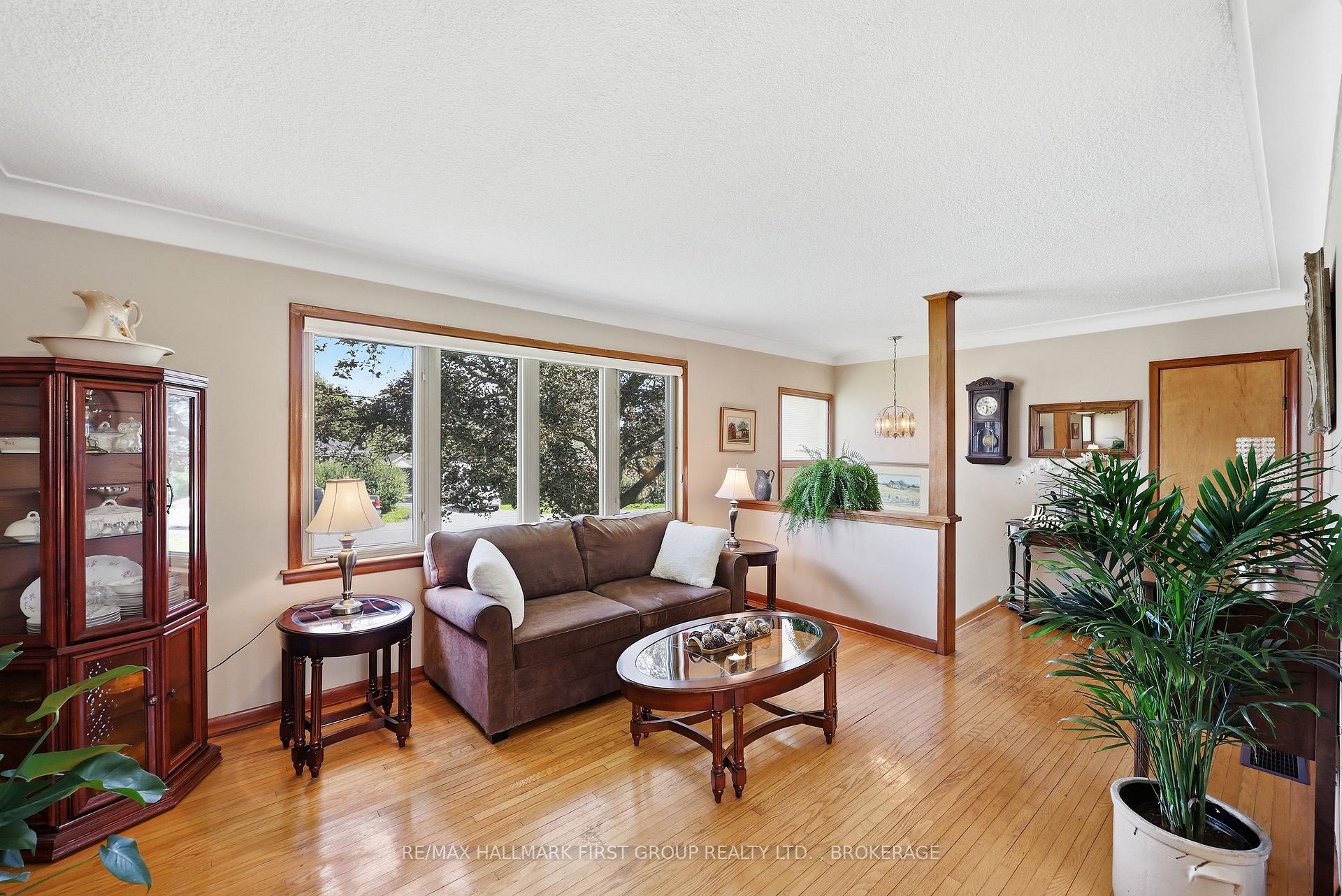 Photo 7 of 1449 Avondale Crescent, Kingston, City Northwest — HOMEH