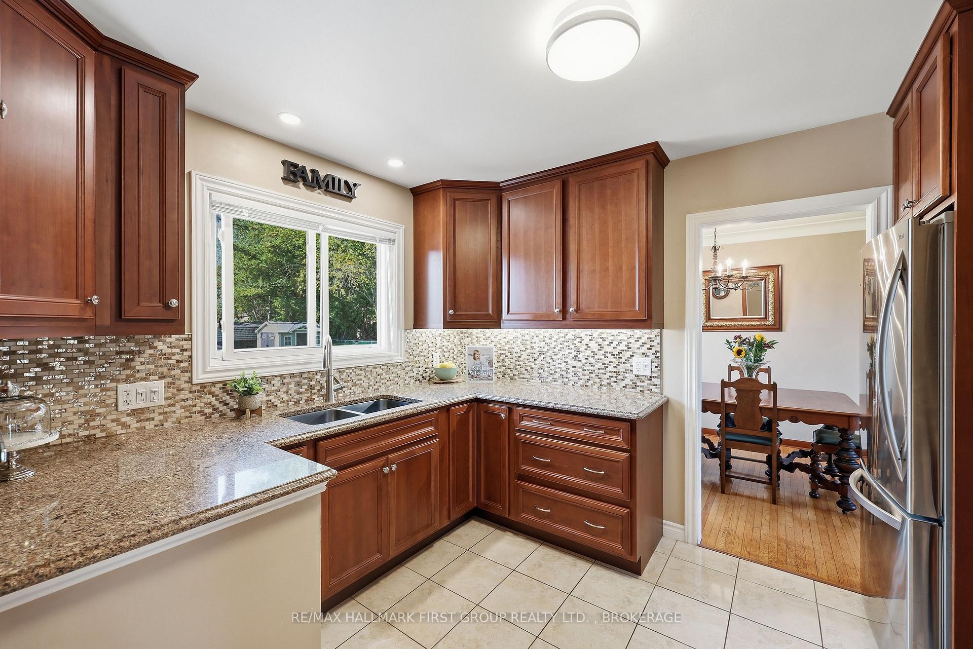 Photo 12 of 1449 Avondale Crescent, Kingston, City Northwest — HOMEH