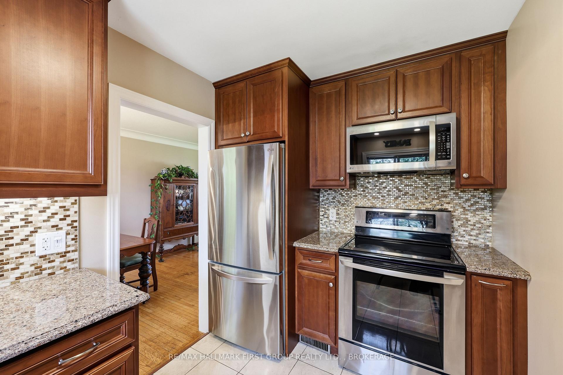 Photo 14 of 1449 Avondale Crescent, Kingston, City Northwest — HOMEH
