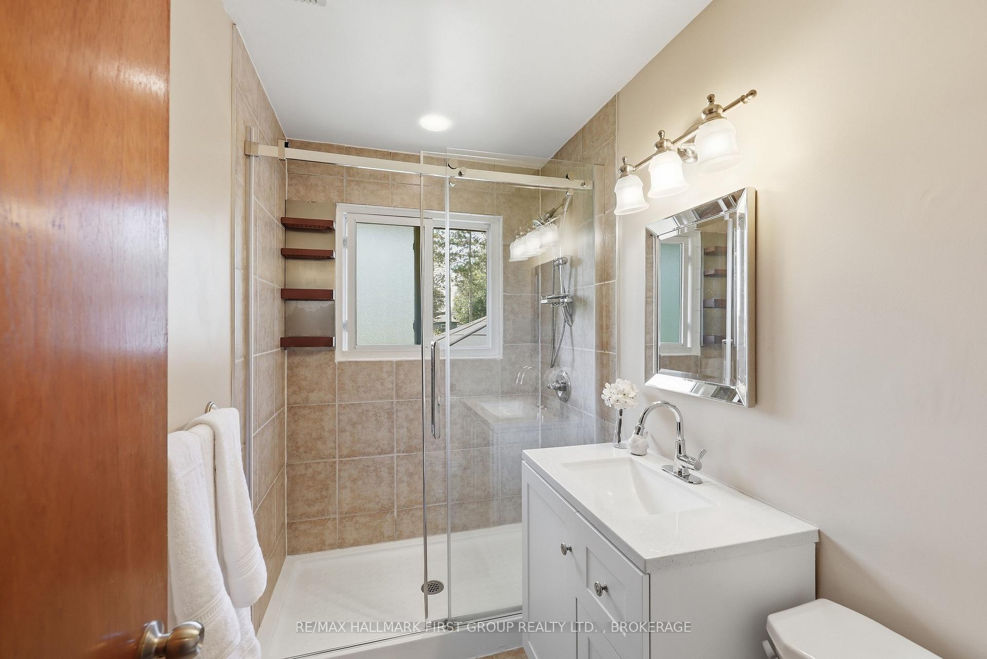 Photo 15 of 1449 Avondale Crescent, Kingston, City Northwest — HOMEH