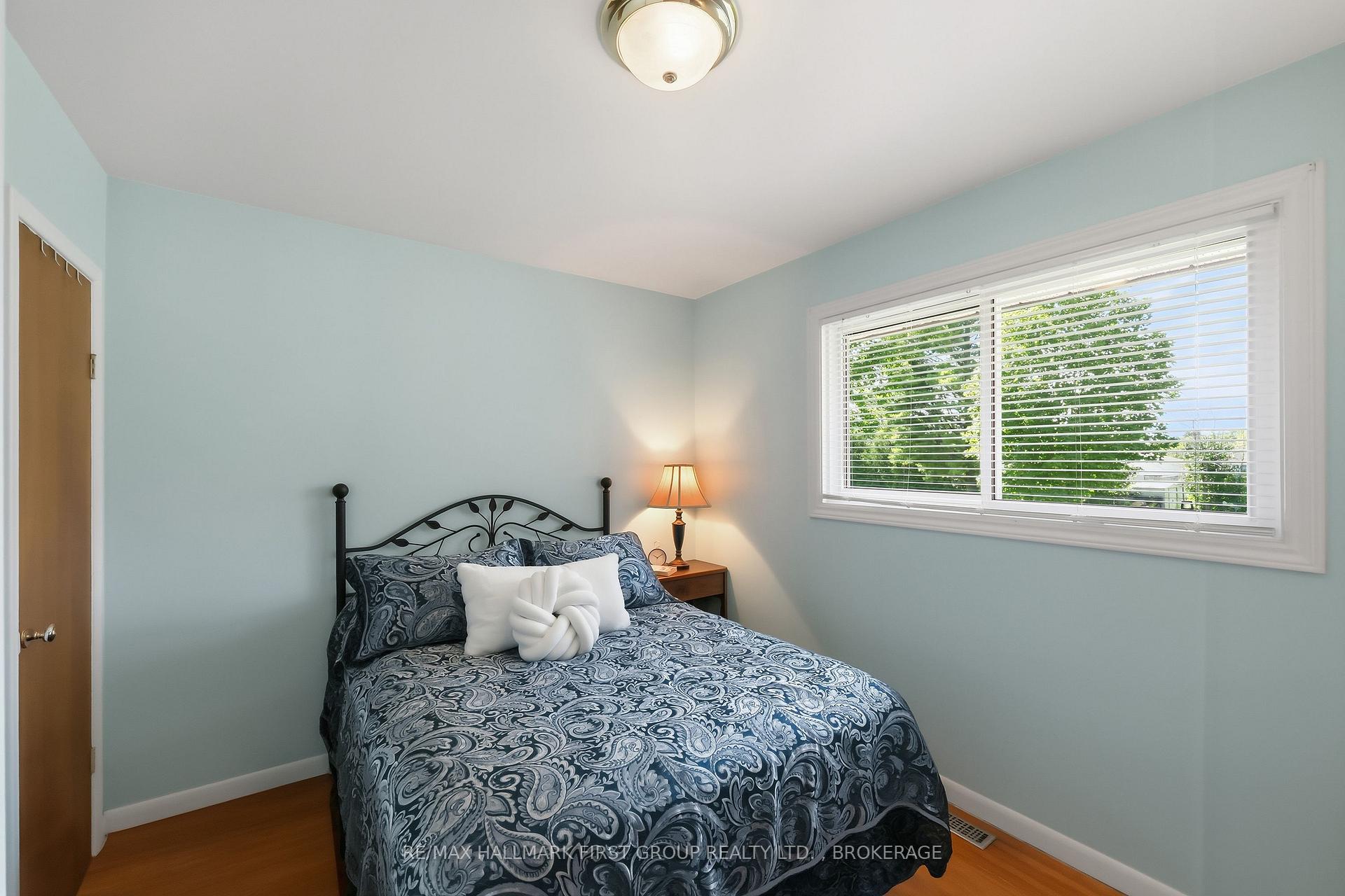 Photo 18 of 1449 Avondale Crescent, Kingston, City Northwest — HOMEH