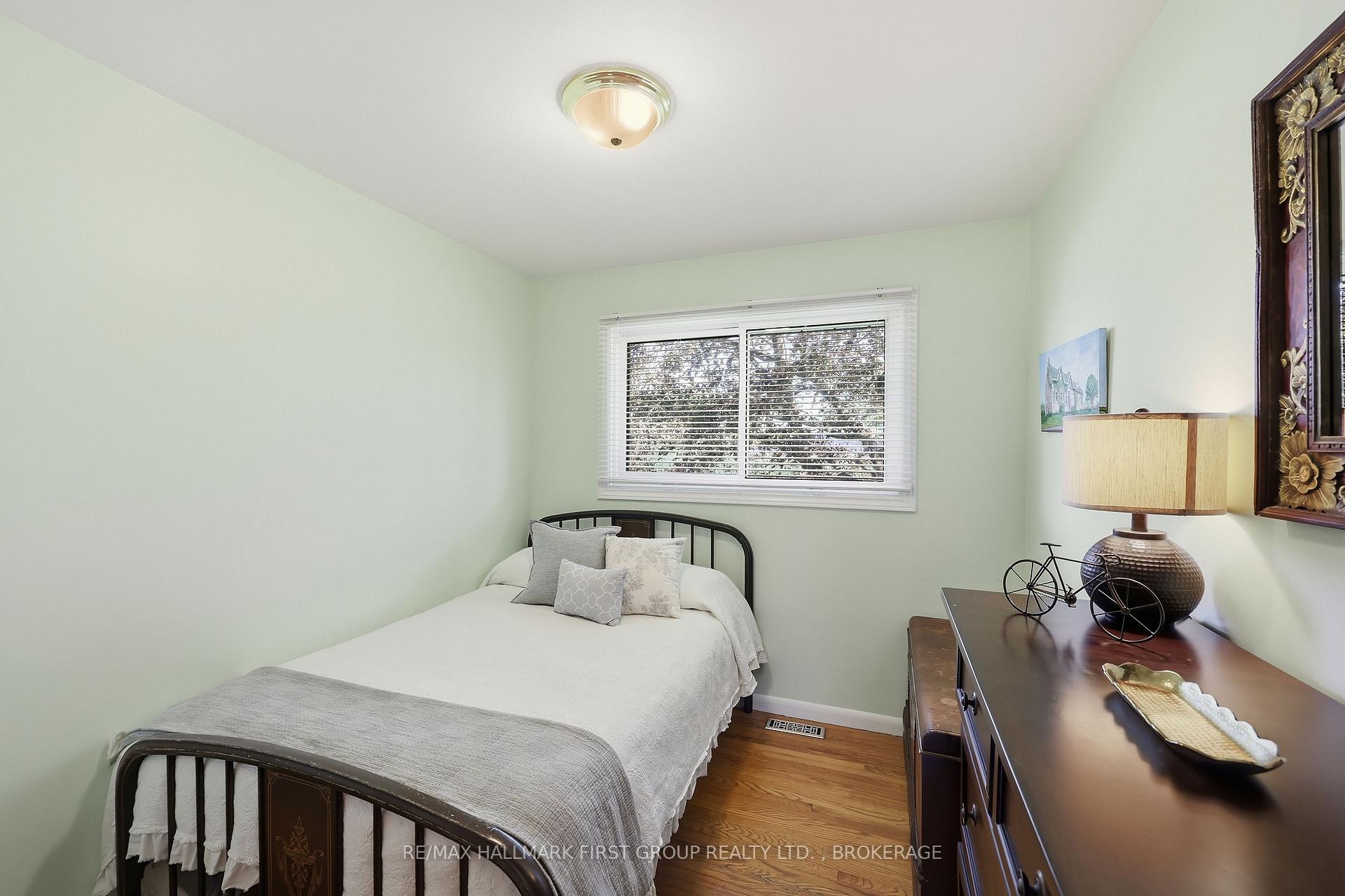 Photo 20 of 1449 Avondale Crescent, Kingston, City Northwest — HOMEH