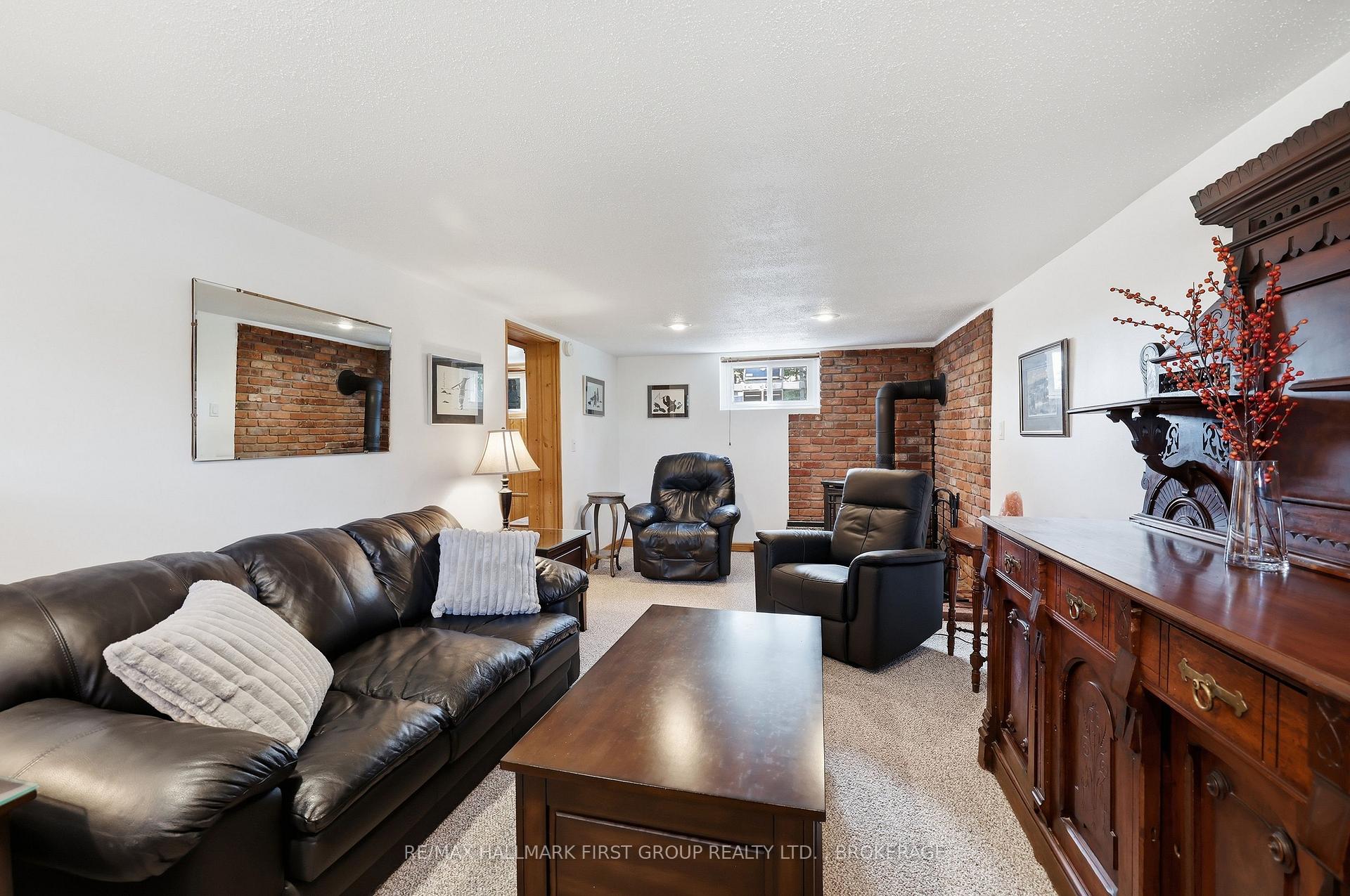 Photo 33 of 1449 Avondale Crescent, Kingston, City Northwest — HOMEH