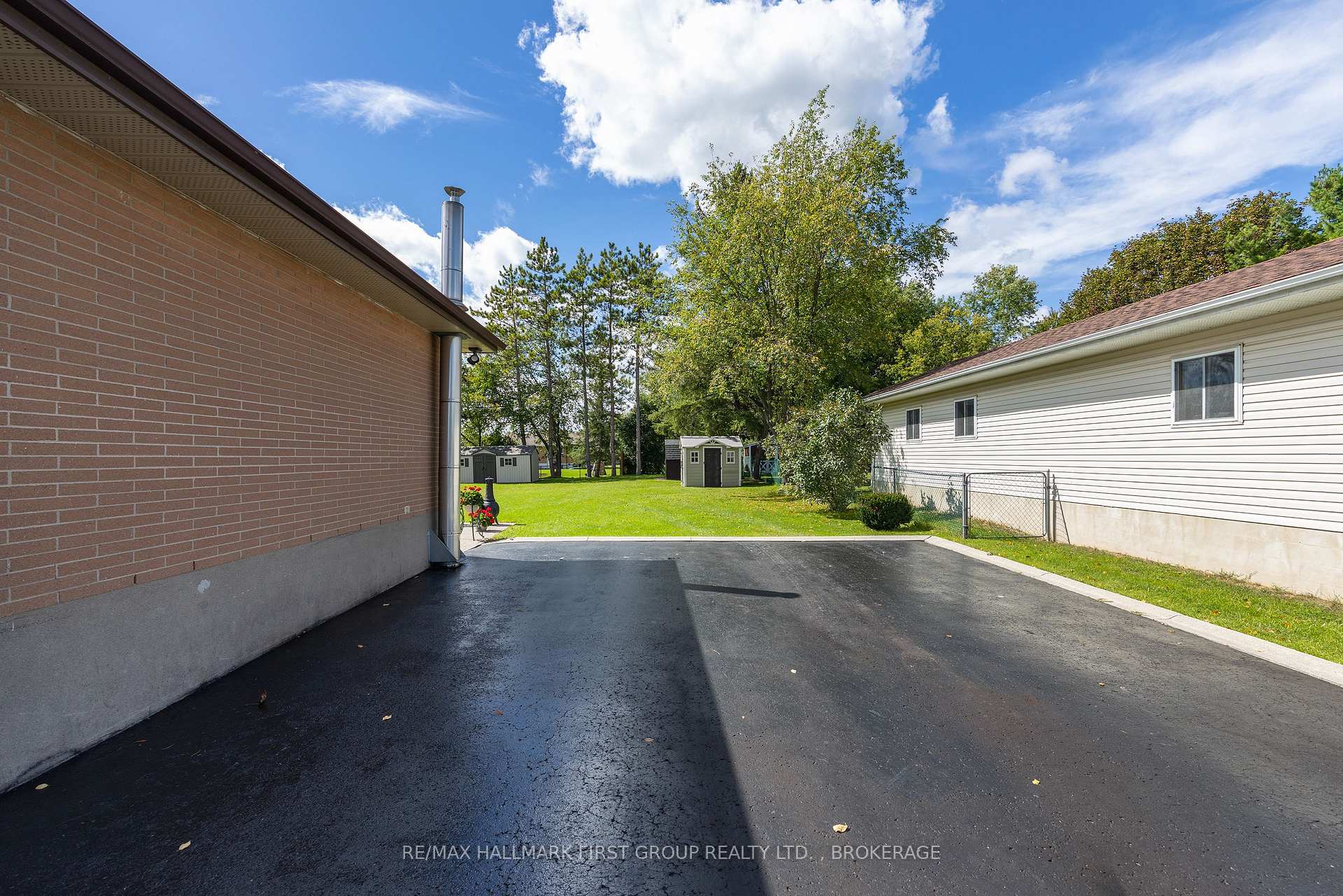Photo 35 of 1449 Avondale Crescent, Kingston, City Northwest — HOMEH