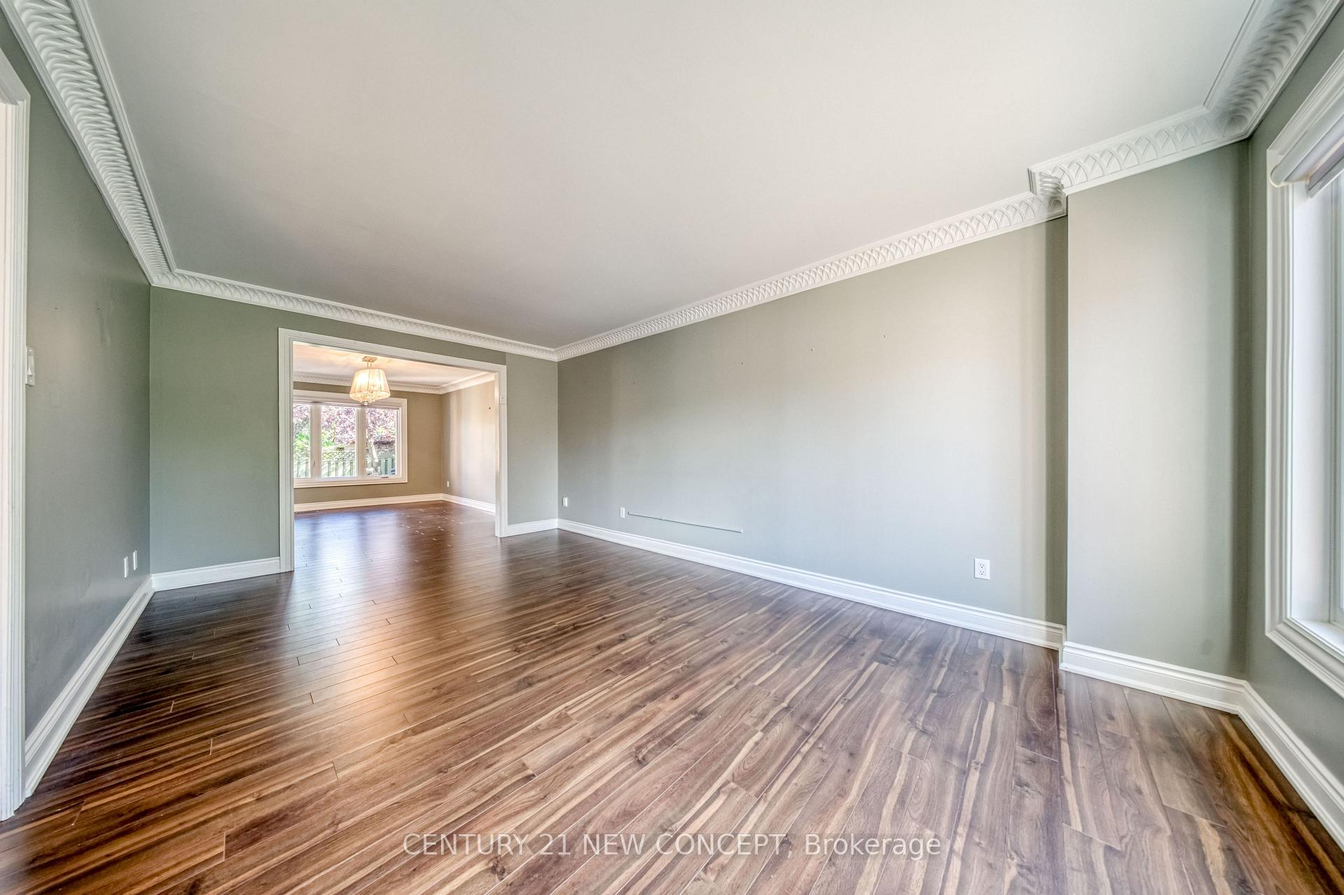 Photo 5 of 528 Belview Avenue, Vaughan, East Woodbridge — HOMEH