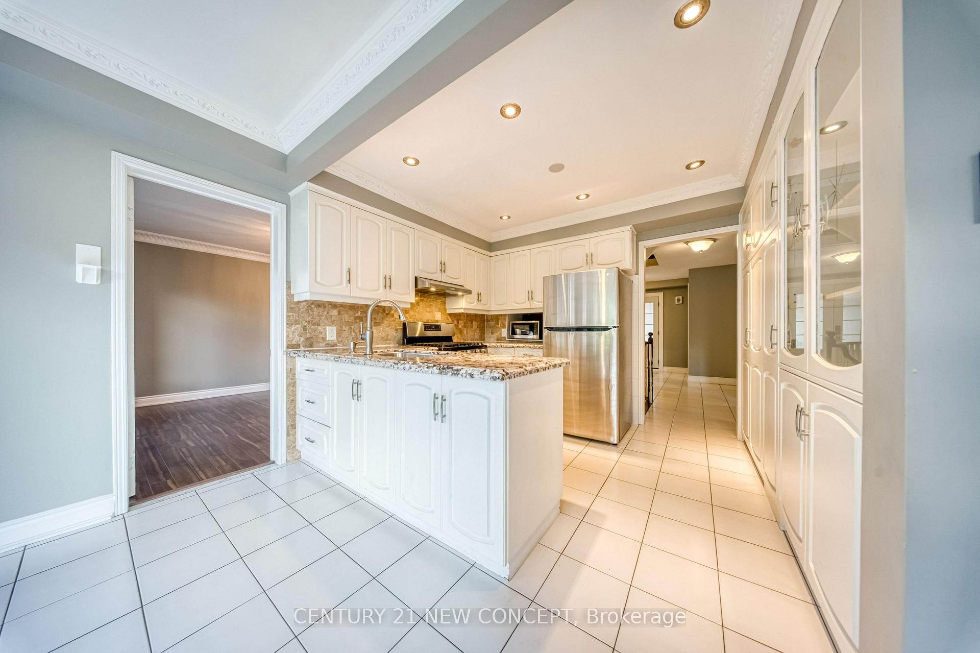 Photo 14 of 528 Belview Avenue, Vaughan, East Woodbridge — HOMEH