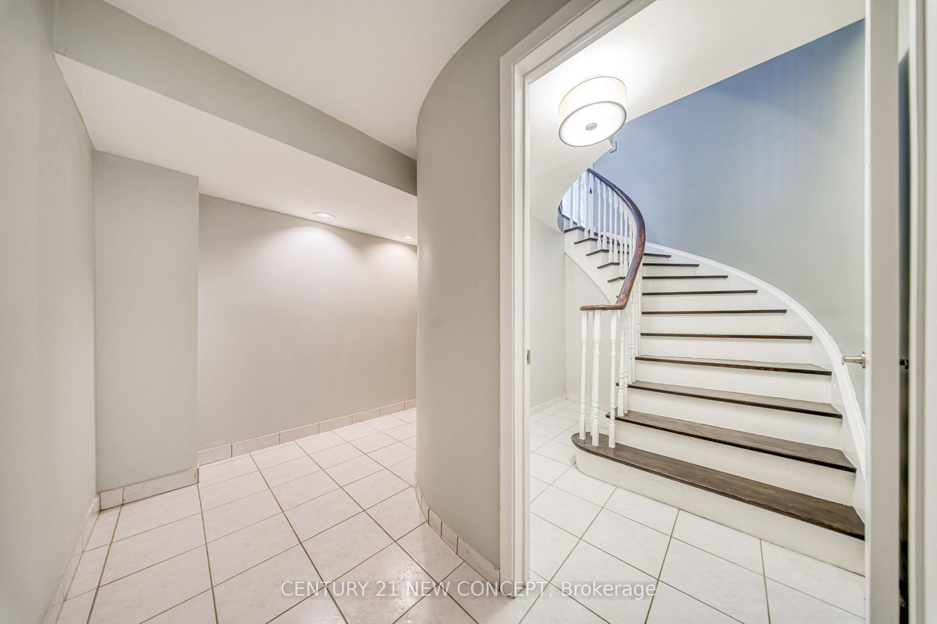Photo 38 of 528 Belview Avenue, Vaughan, East Woodbridge — HOMEH