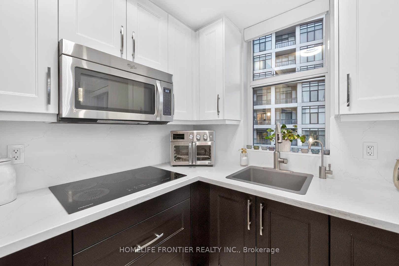 Photo 10 of Unit 706, 2 Old Mill Drive, Toronto, High Park-Swansea — HOMEH