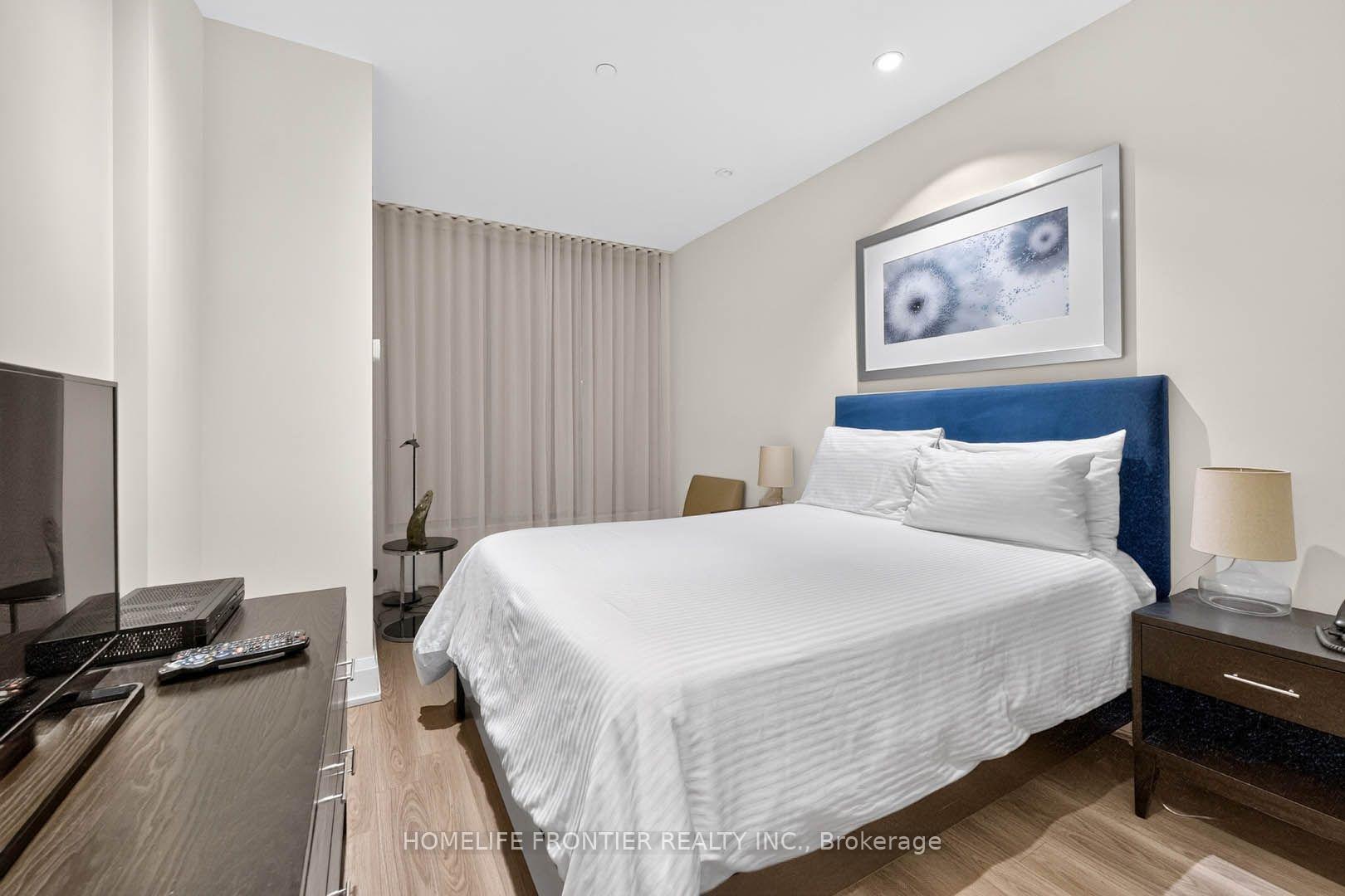 Photo 35 of Unit 706, 2 Old Mill Drive, Toronto, High Park-Swansea — HOMEH