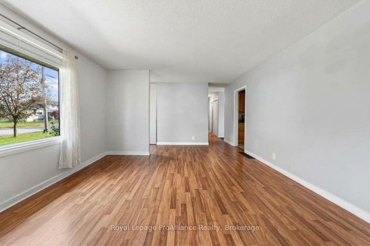 Photo 5 of 26 Lexington Crescent, Belleville, Belleville Ward — HOMEH