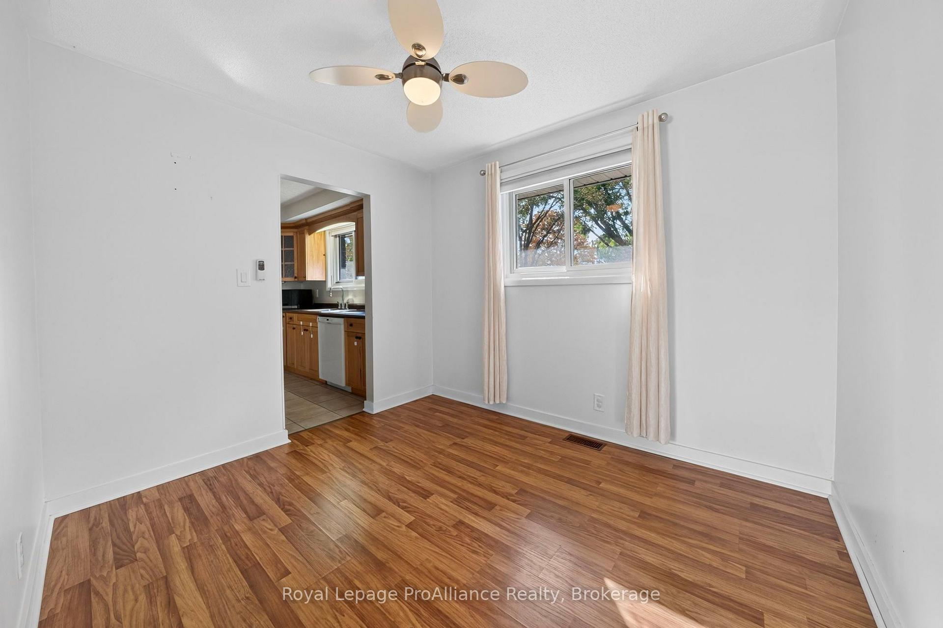 Photo 6 of 26 Lexington Crescent, Belleville, Belleville Ward — HOMEH
