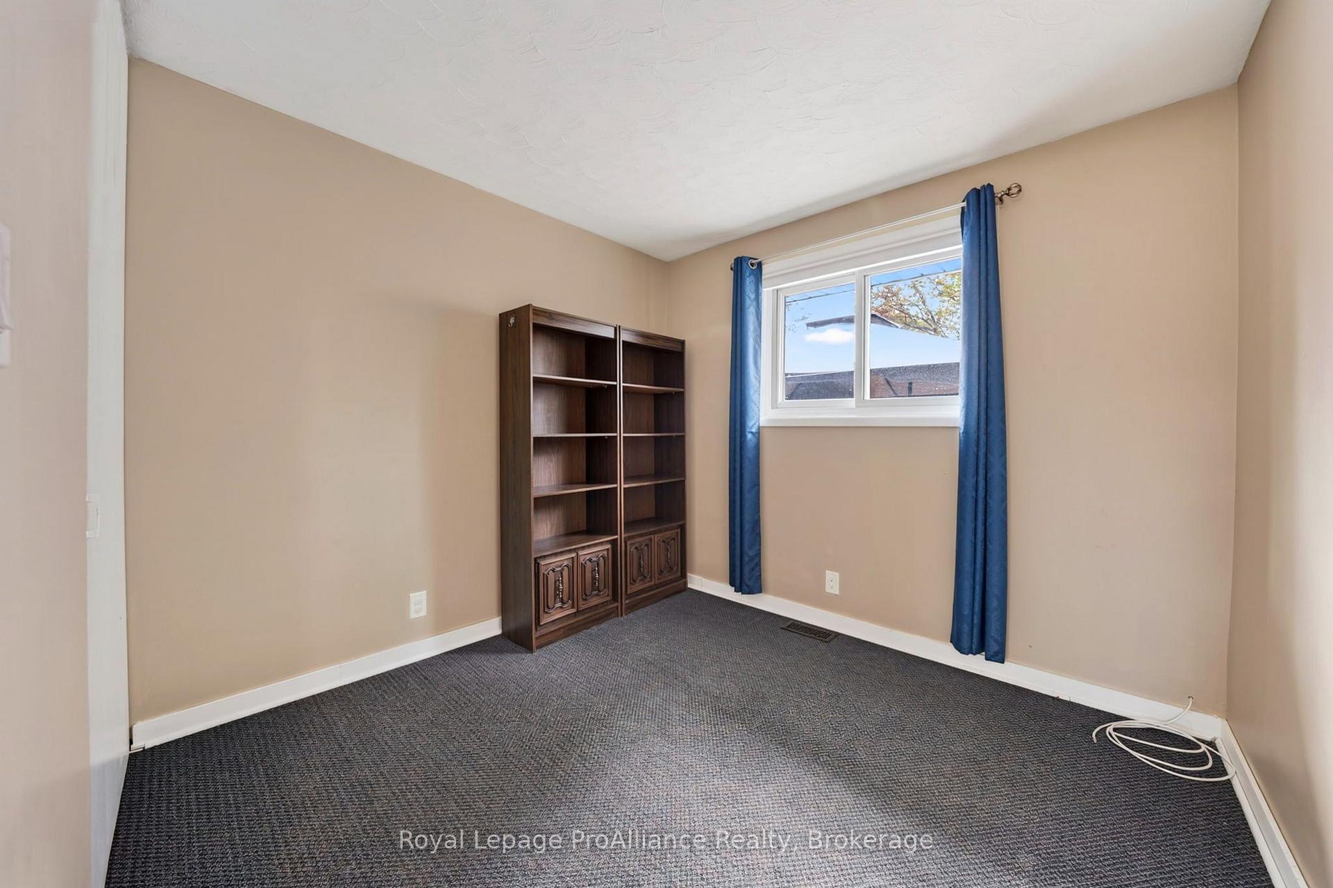Photo 14 of 26 Lexington Crescent, Belleville, Belleville Ward — HOMEH