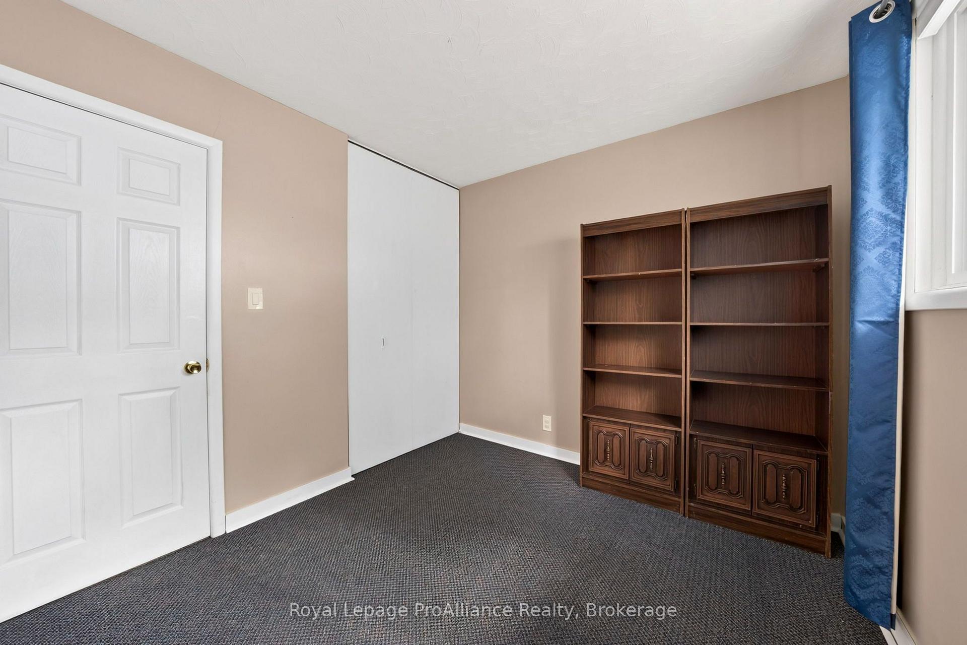 Photo 15 of 26 Lexington Crescent, Belleville, Belleville Ward — HOMEH