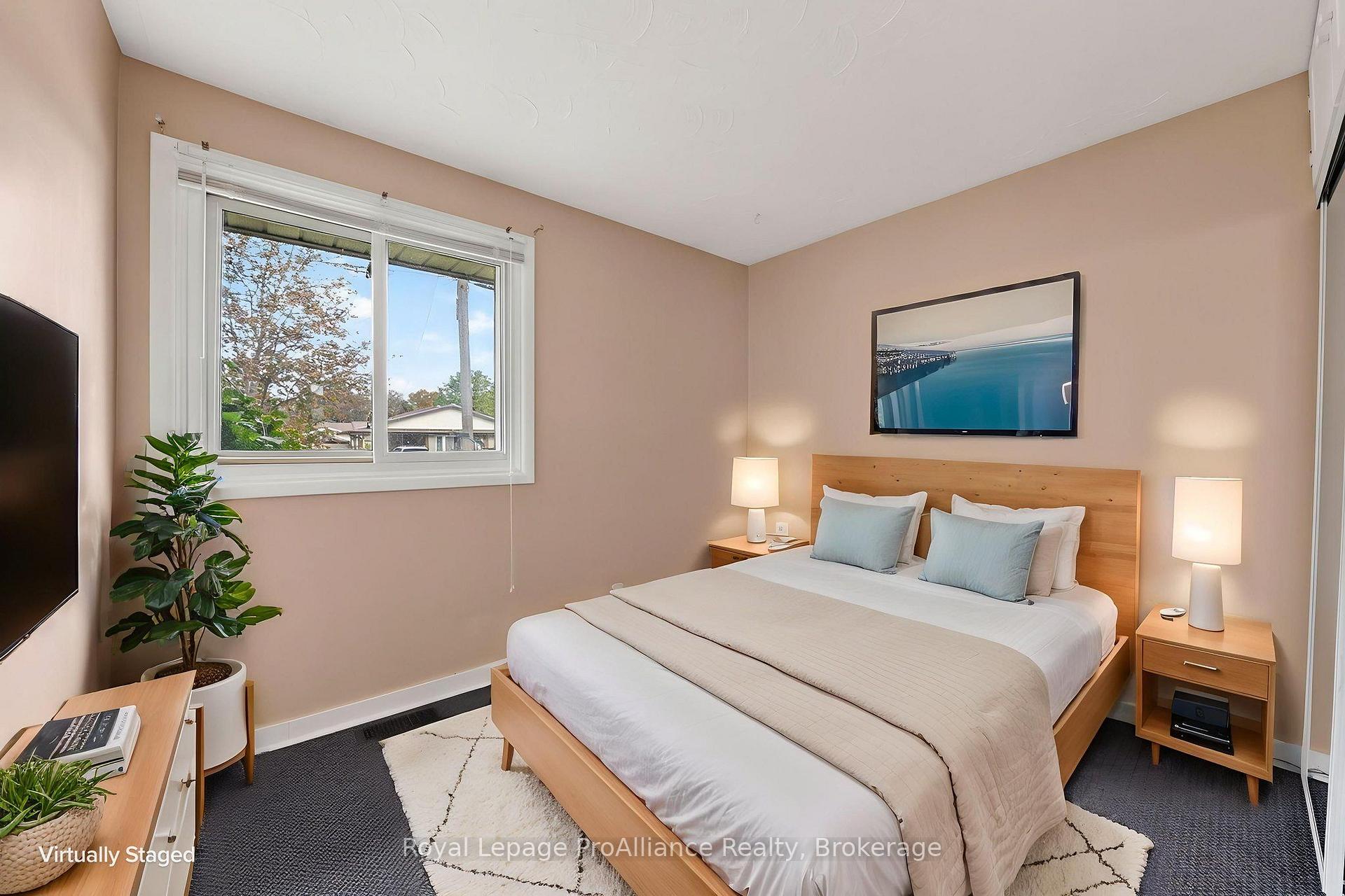 Photo 18 of 26 Lexington Crescent, Belleville, Belleville Ward — HOMEH