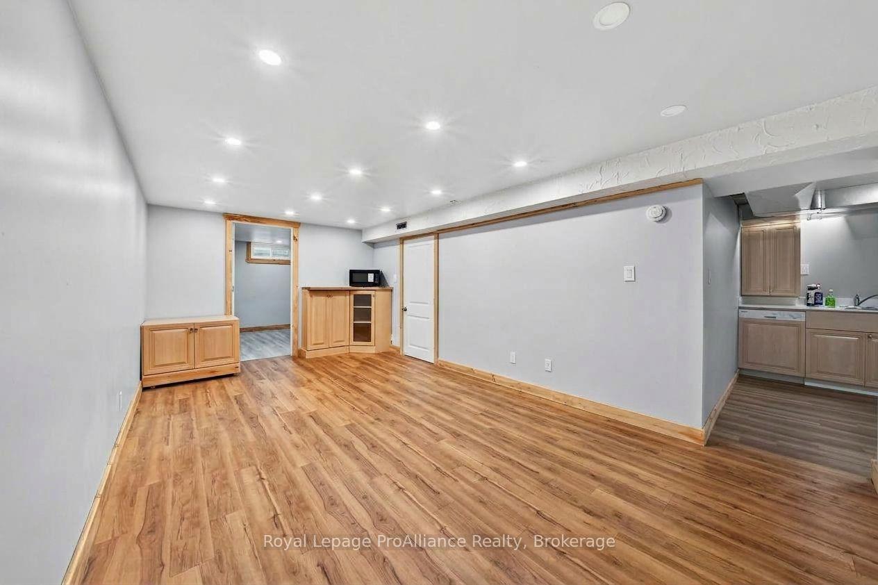 Photo 22 of 26 Lexington Crescent, Belleville, Belleville Ward — HOMEH