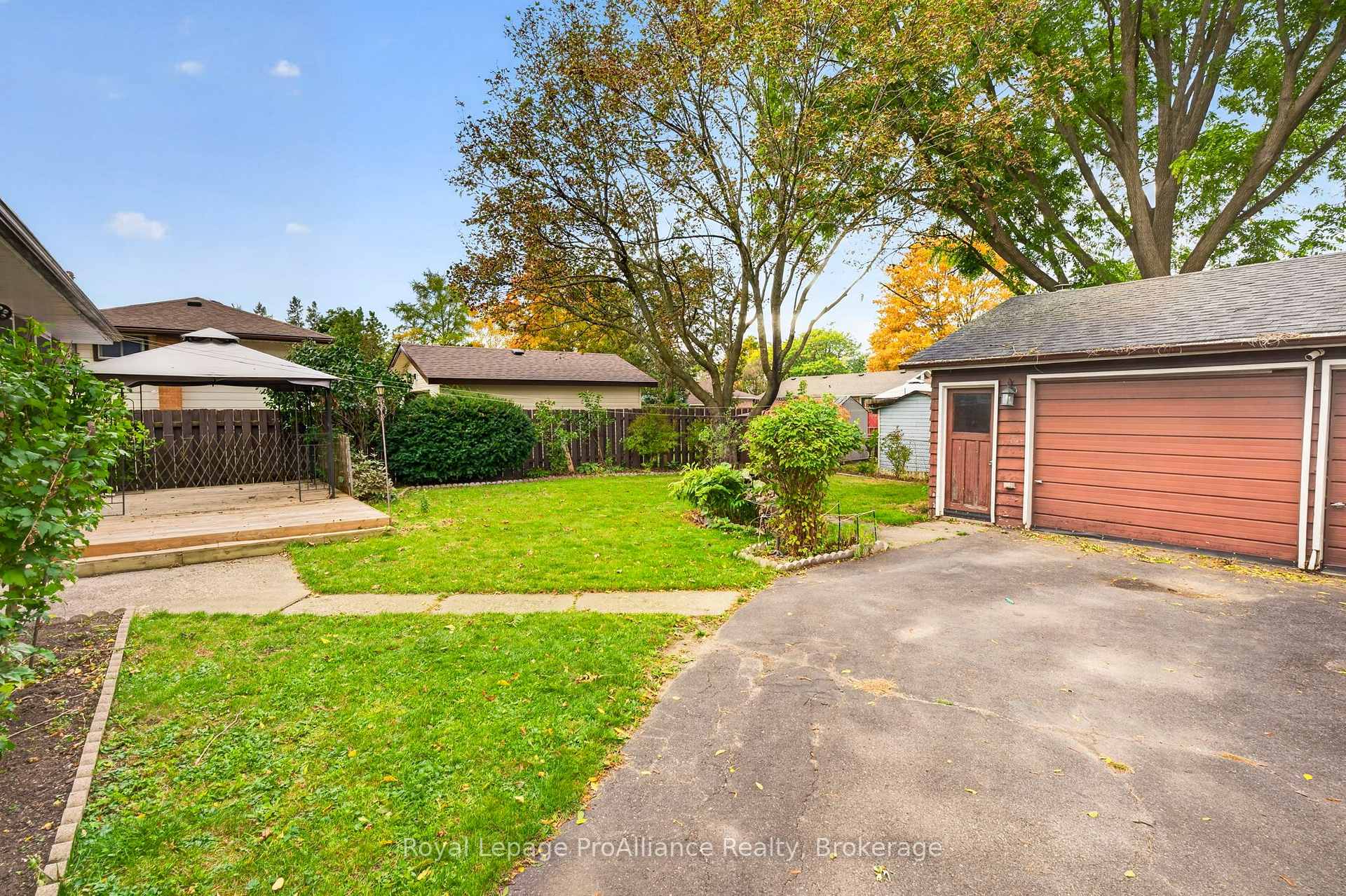 Photo 31 of 26 Lexington Crescent, Belleville, Belleville Ward — HOMEH