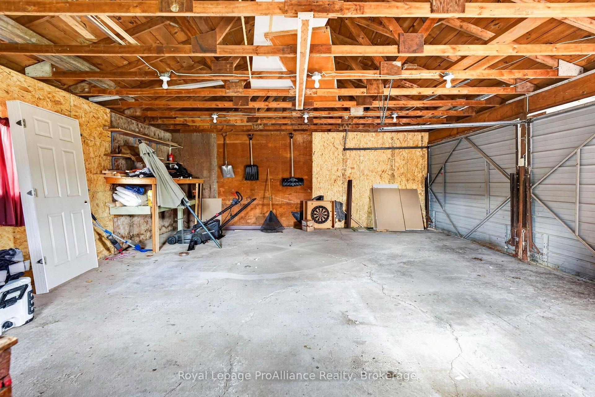 Photo 32 of 26 Lexington Crescent, Belleville, Belleville Ward — HOMEH