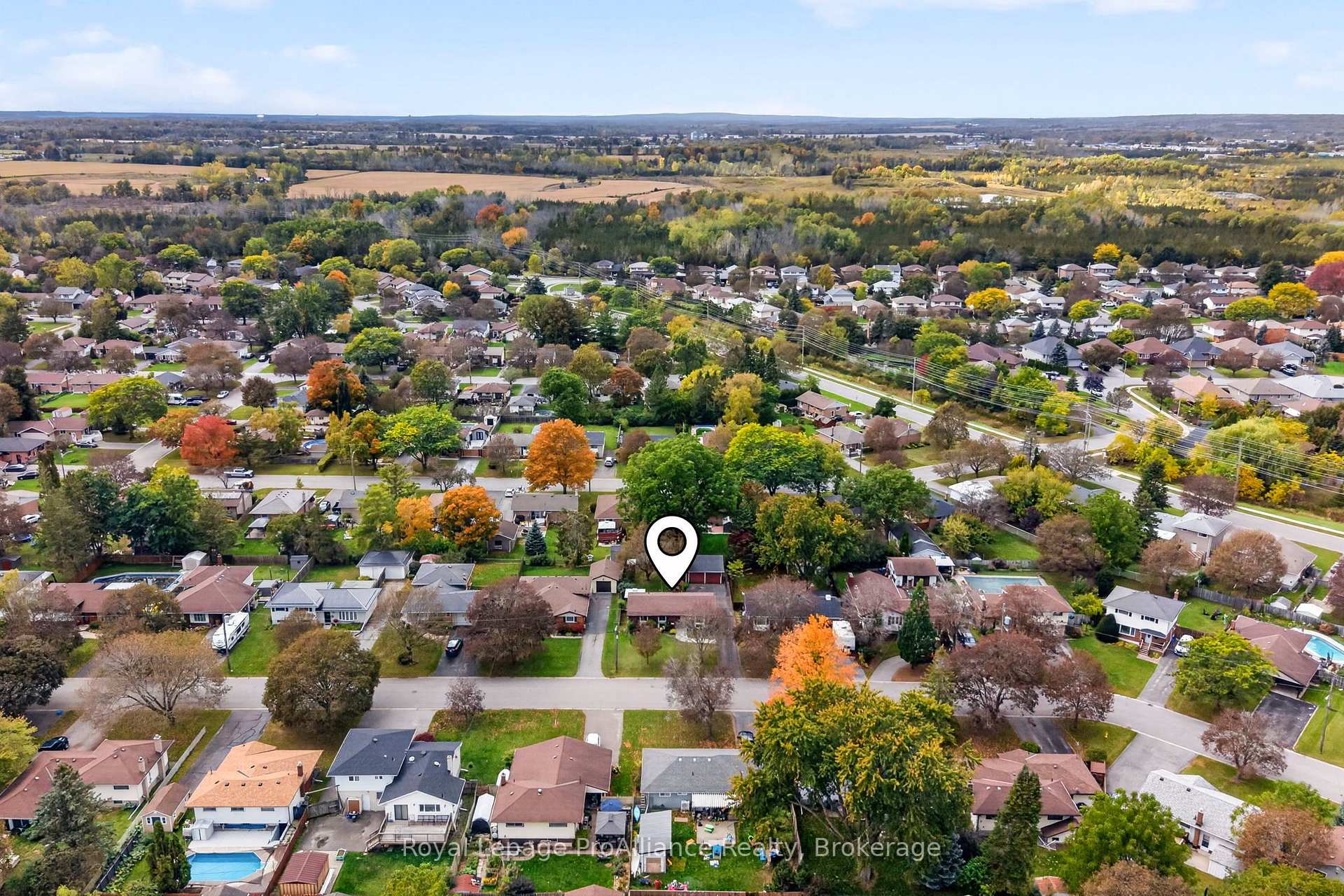 Photo 33 of 26 Lexington Crescent, Belleville, Belleville Ward — HOMEH