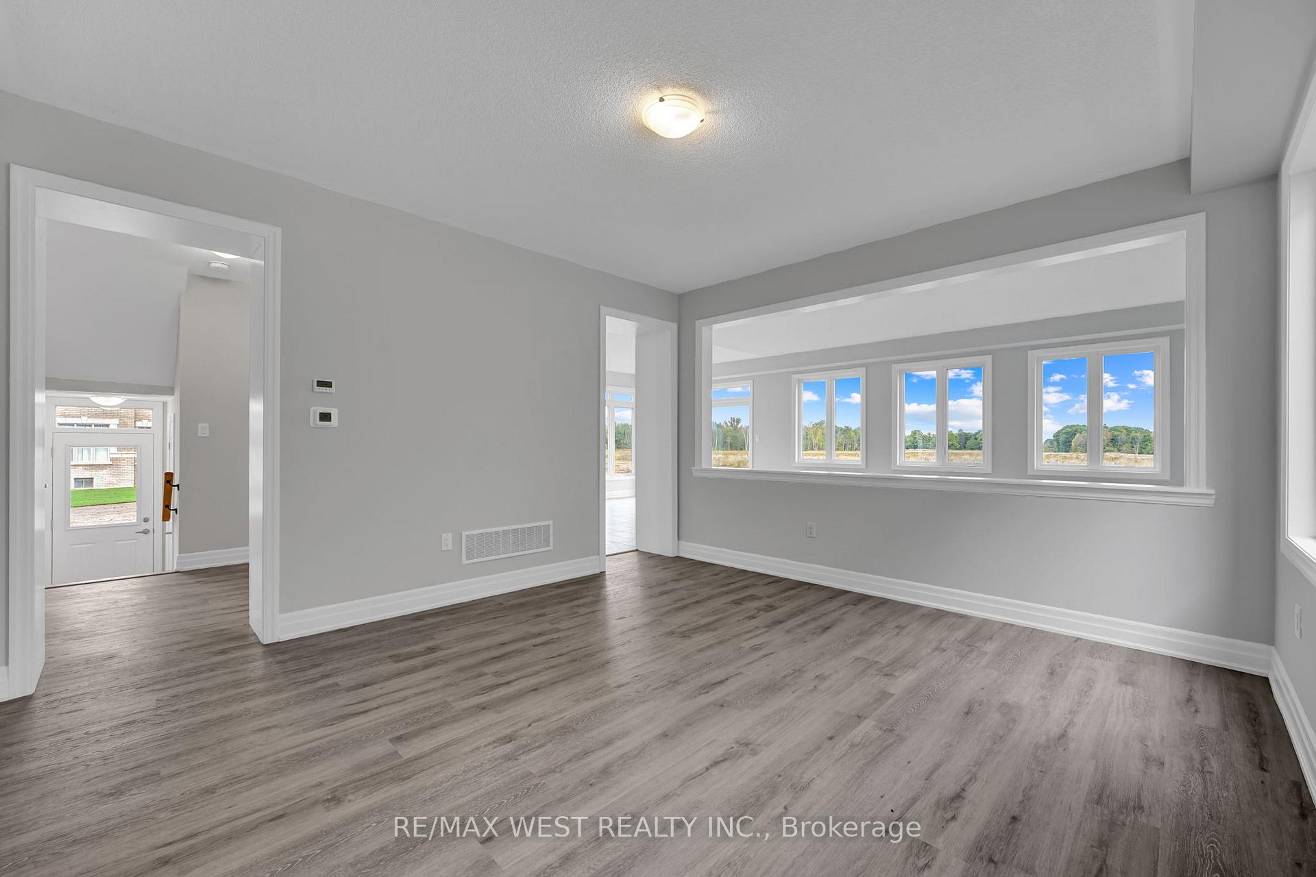 Photo 8 of 160 Union Boulevard, Wasaga Beach — HOMEH