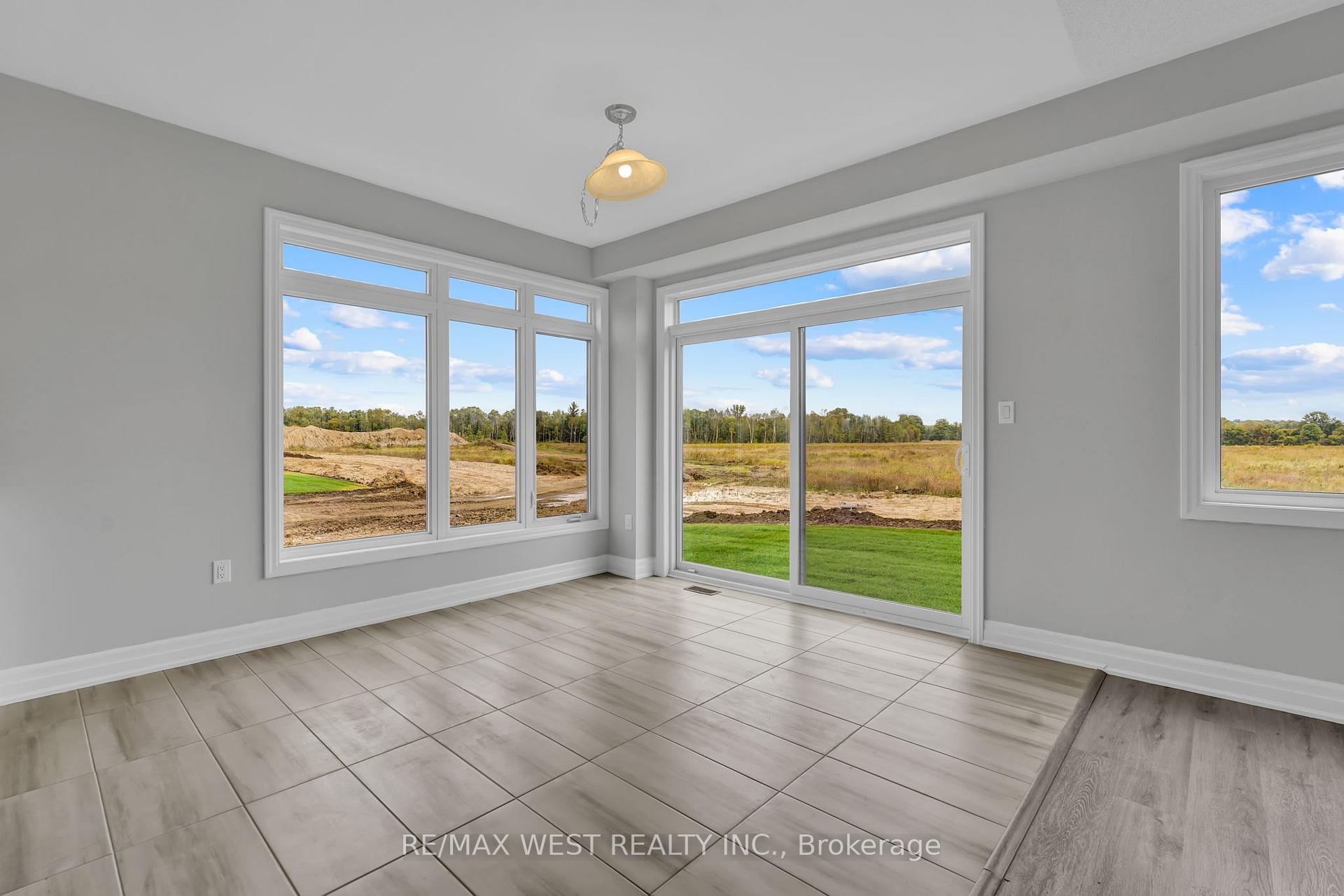 Photo 12 of 160 Union Boulevard, Wasaga Beach — HOMEH