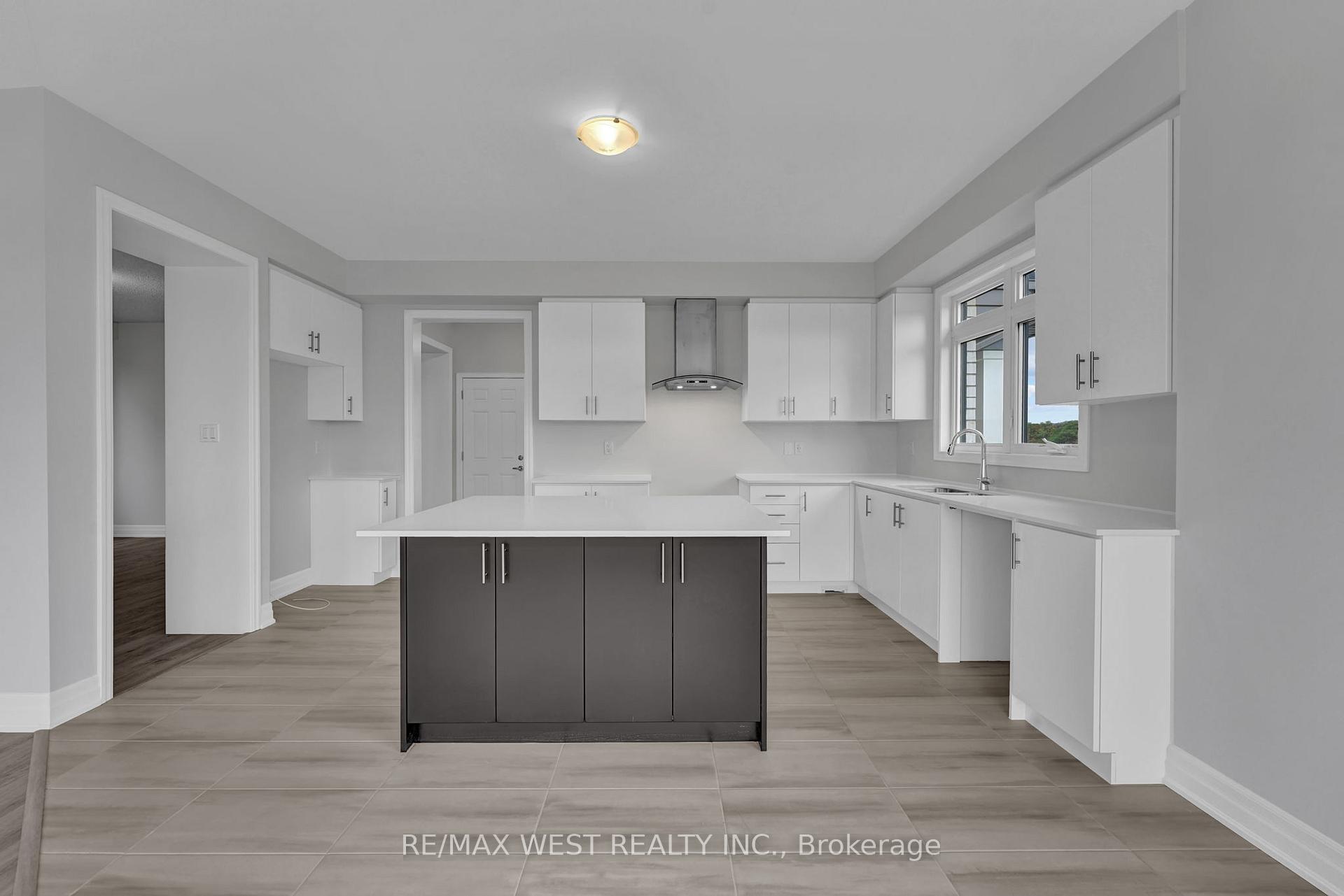 Photo 15 of 160 Union Boulevard, Wasaga Beach — HOMEH