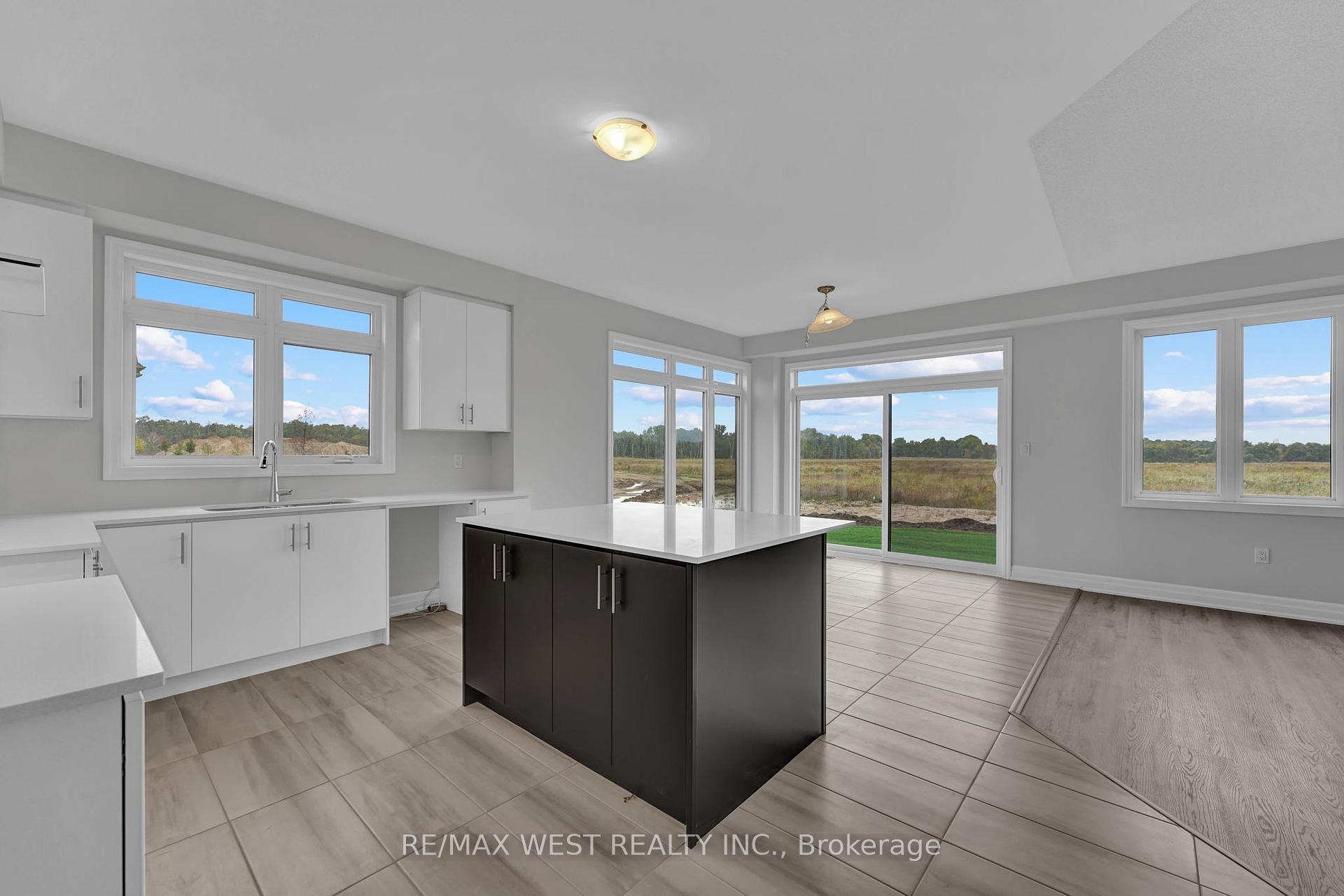 Photo 16 of 160 Union Boulevard, Wasaga Beach — HOMEH