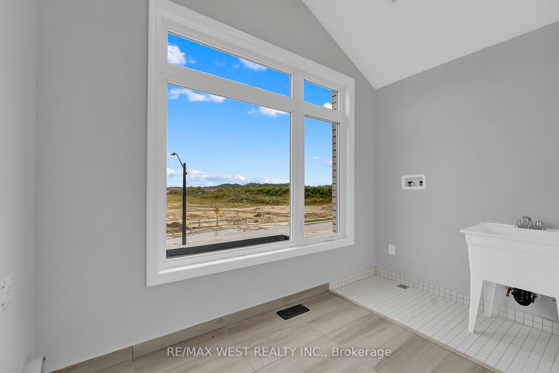 Photo 22 of 160 Union Boulevard, Wasaga Beach — HOMEH