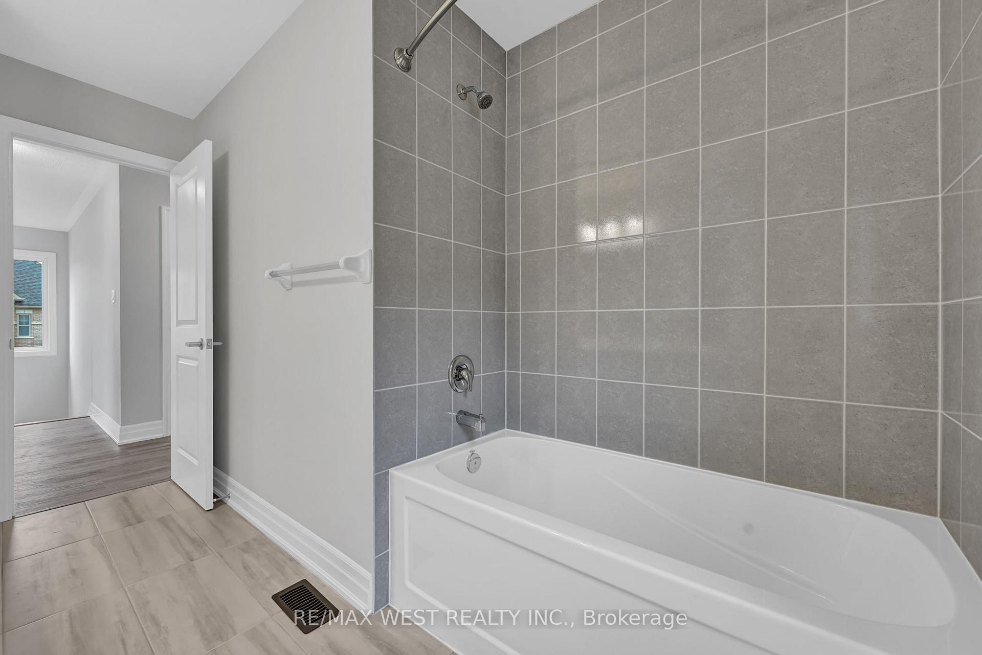 Photo 34 of 160 Union Boulevard, Wasaga Beach — HOMEH