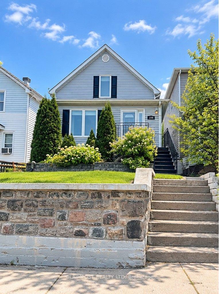 Photo of 236 Hemlock Street N