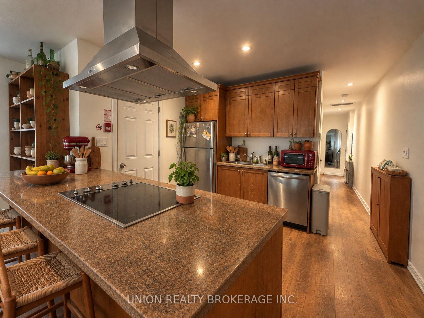 Photo 7 of Unit 9, 85 Beech Avenue, Toronto, The Beaches — HOMEH