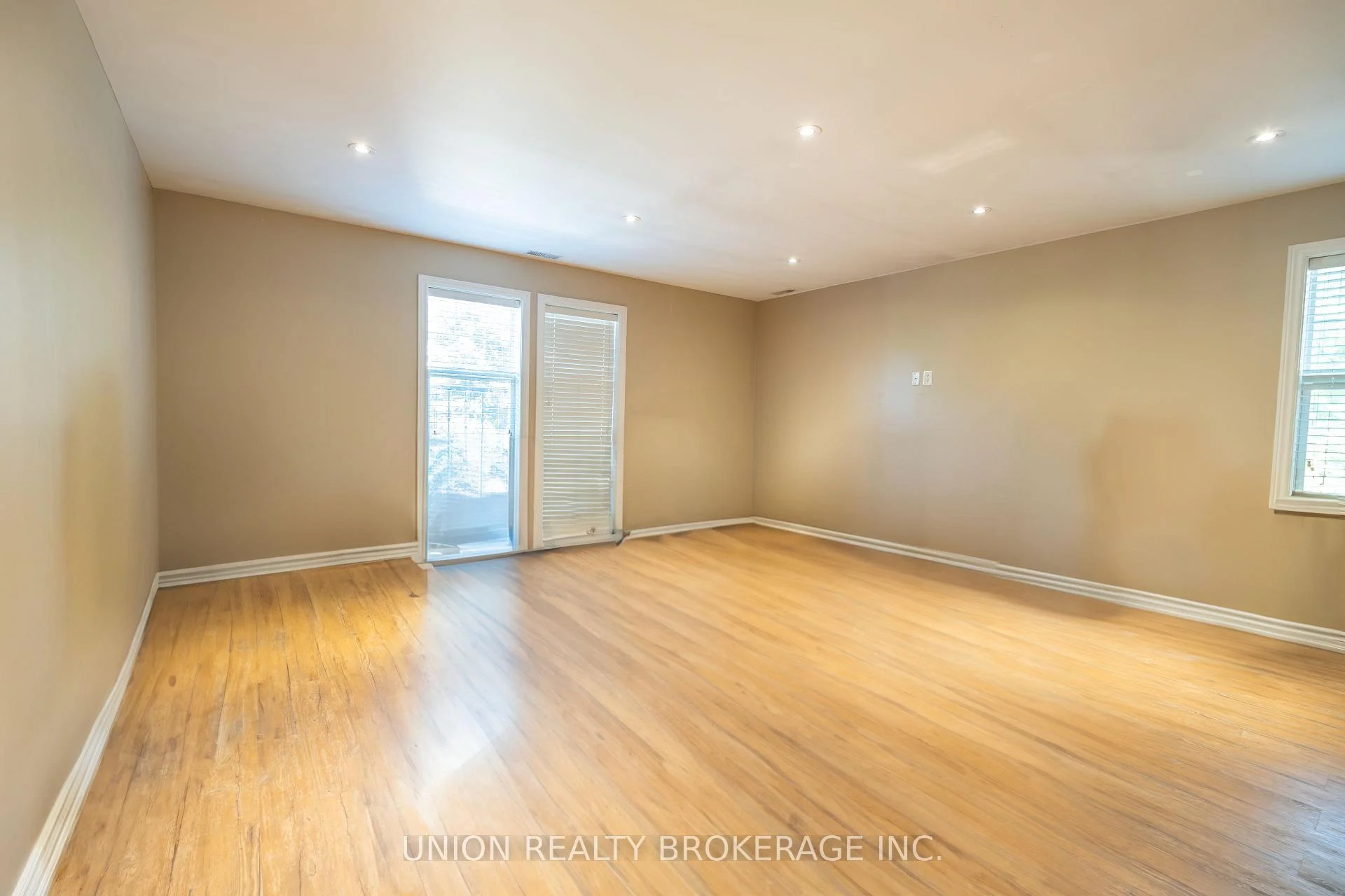 Photo 3 of Unit 9, 85 Beech Avenue, Toronto, The Beaches — HOMEH