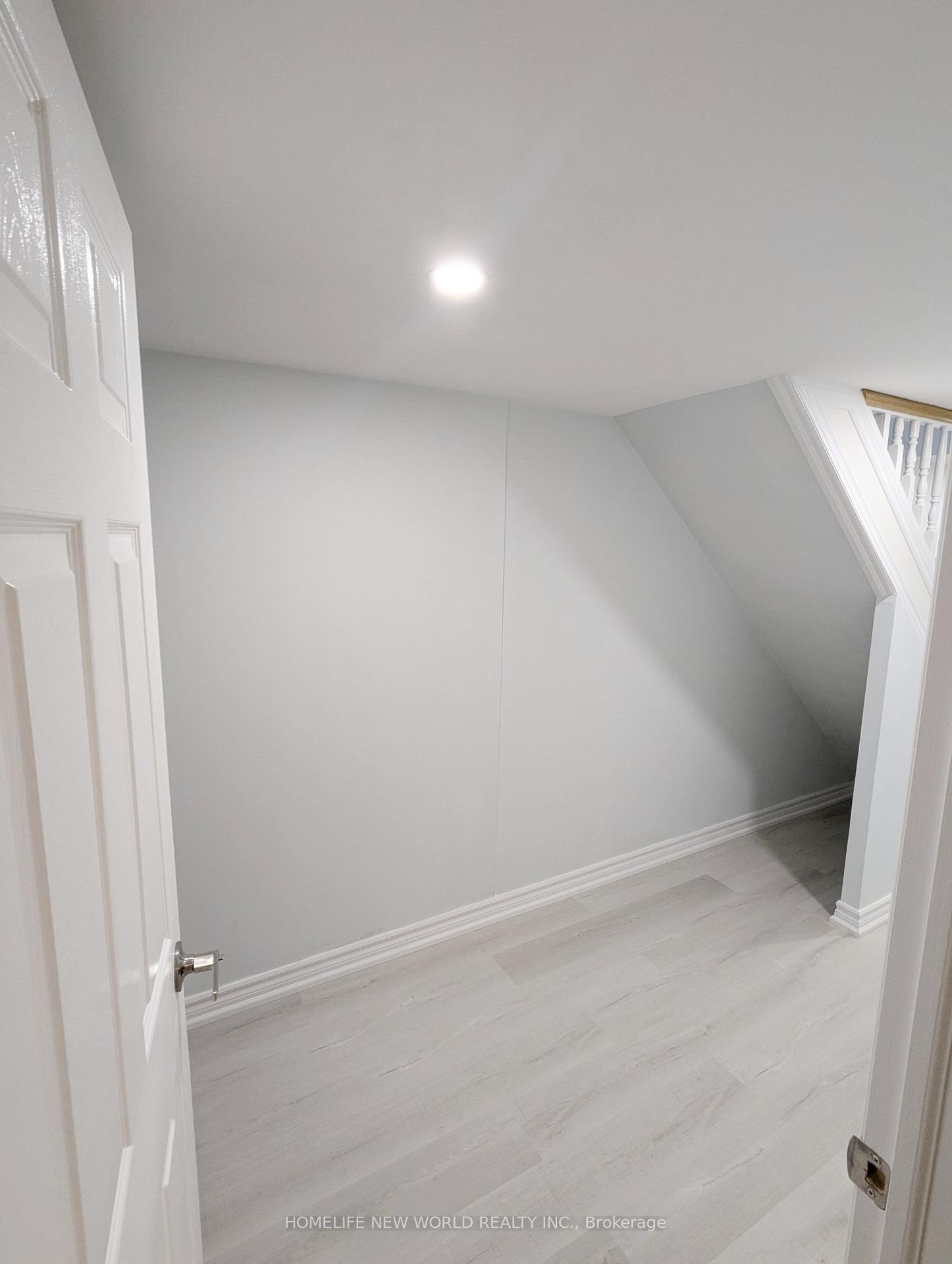 Photo 10 of Unit Lower, 90 Oakvale Avenue, Toronto, Greenwood-Coxwell — HOMEH
