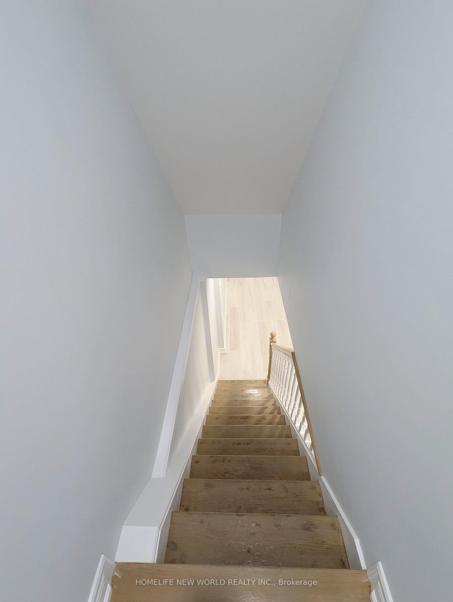 Photo 15 of Unit Lower, 90 Oakvale Avenue, Toronto, Greenwood-Coxwell — HOMEH