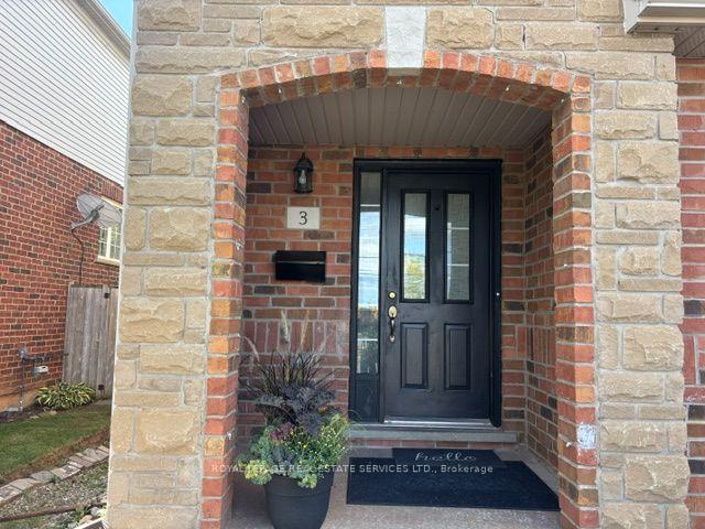 Photo 2 of Unit 3, 344 Main Street E, Grimsby, Grimsby East — HOMEH