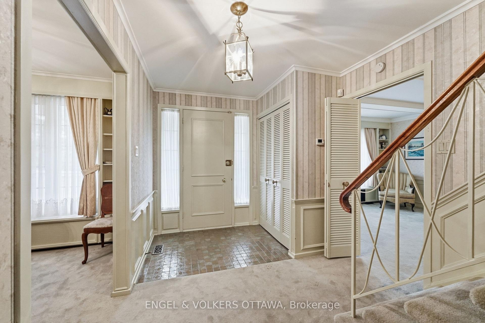 Photo 4 of 1837 Ferncroft Crescent, Ottawa, Guildwood Estates - Urbandale Acres — HOMEH