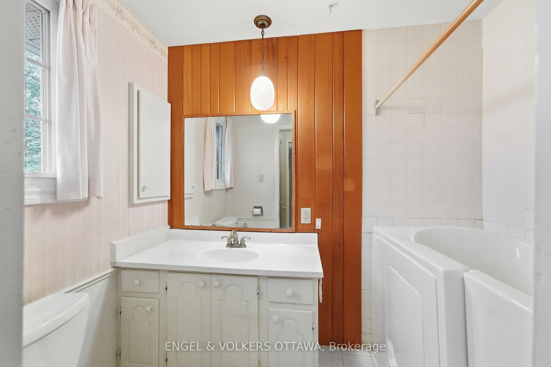 Photo 25 of 1837 Ferncroft Crescent, Ottawa, Guildwood Estates - Urbandale Acres — HOMEH