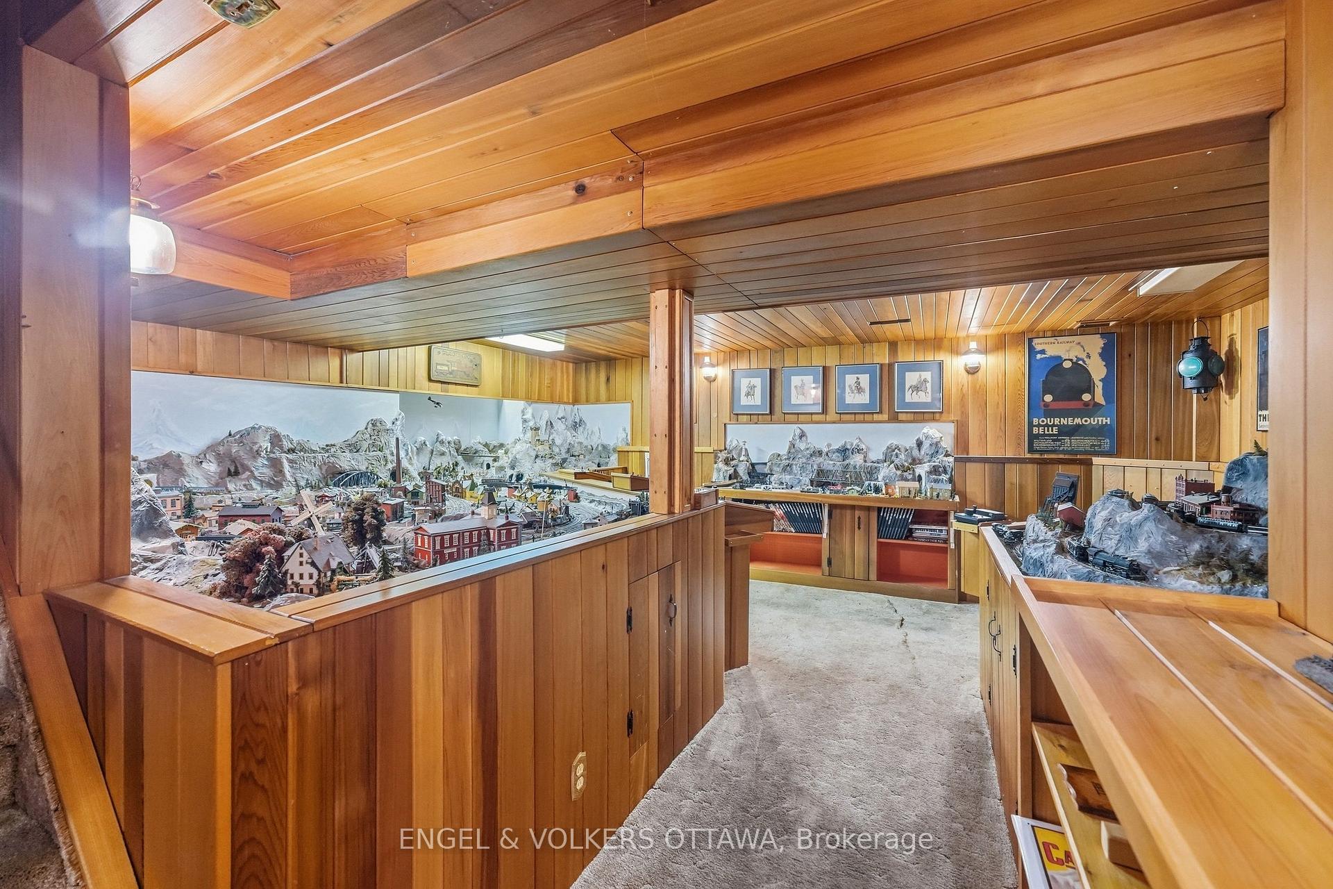 Photo 32 of 1837 Ferncroft Crescent, Ottawa, Guildwood Estates - Urbandale Acres — HOMEH